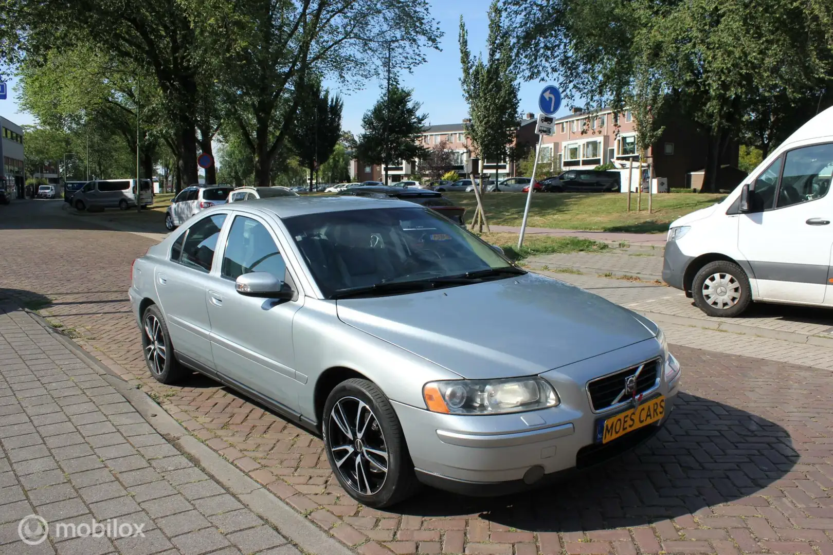 Volvo S60 2.5T Drivers Edition Gris - 2