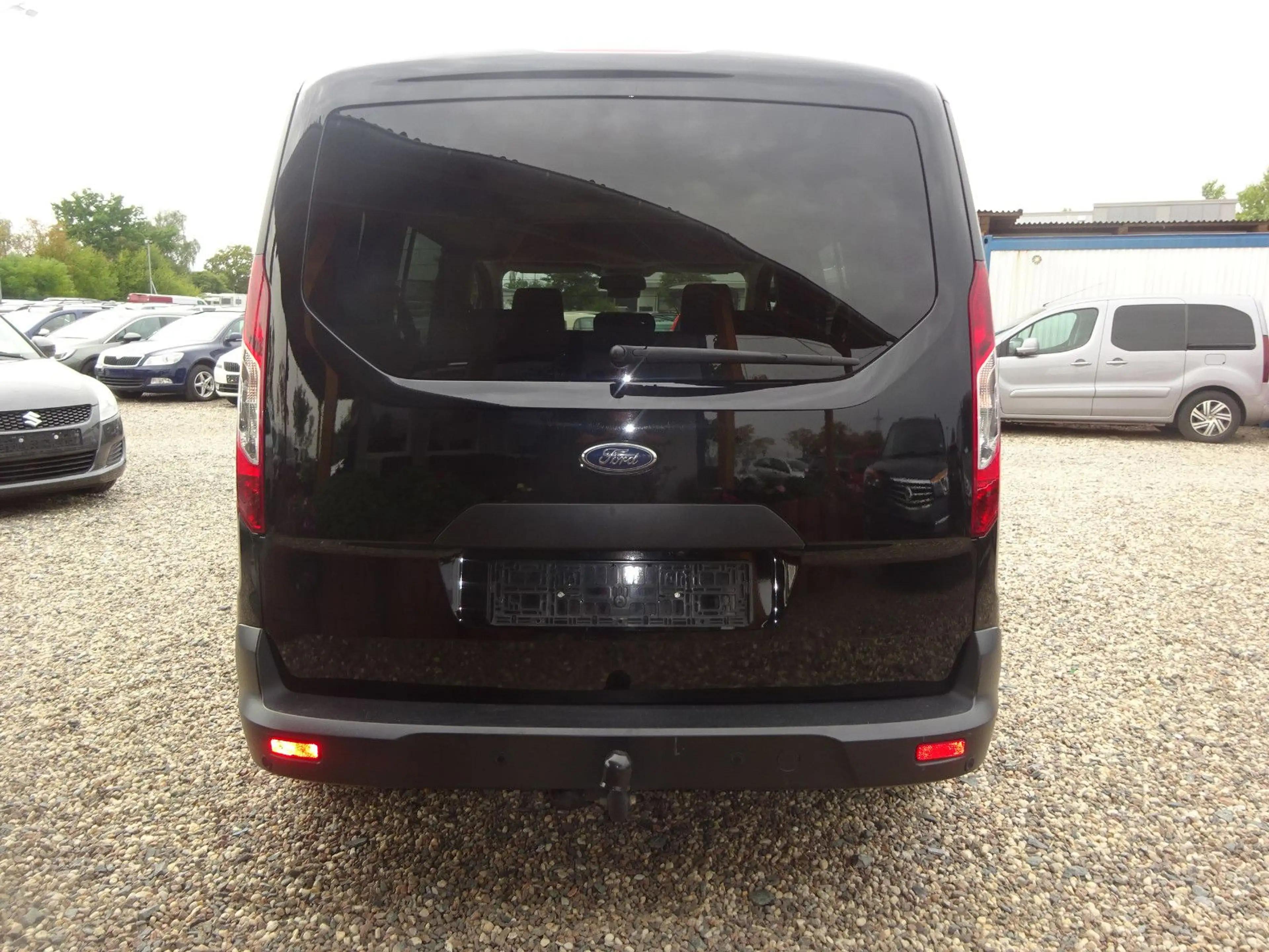 Ford Grand Tourneo Connect 1.5 EcoBlue 74kW Auto Tren — photo 5