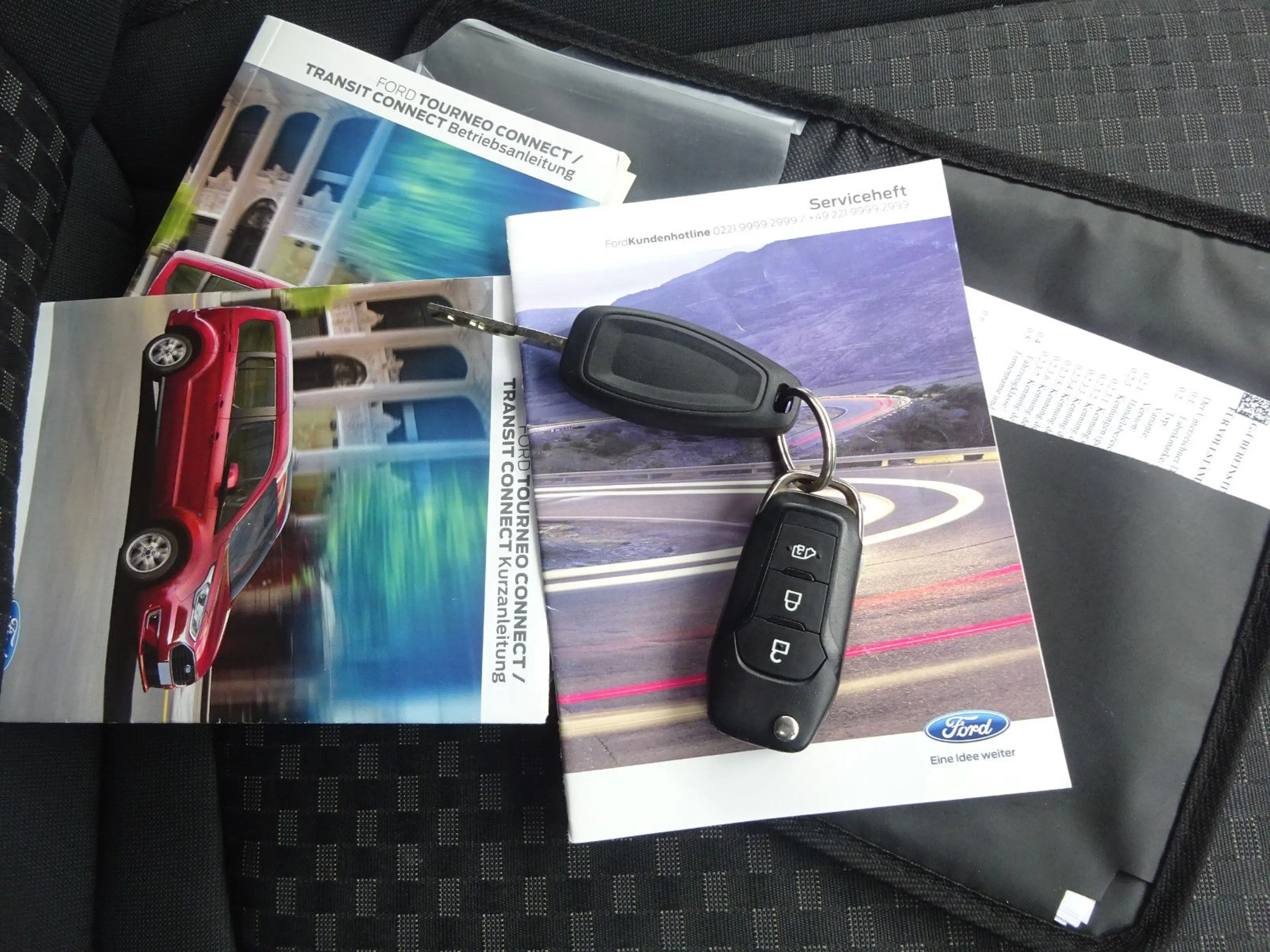 Ford Grand Tourneo Connect 1.5 EcoBlue 74kW Auto Tren — photo 14
