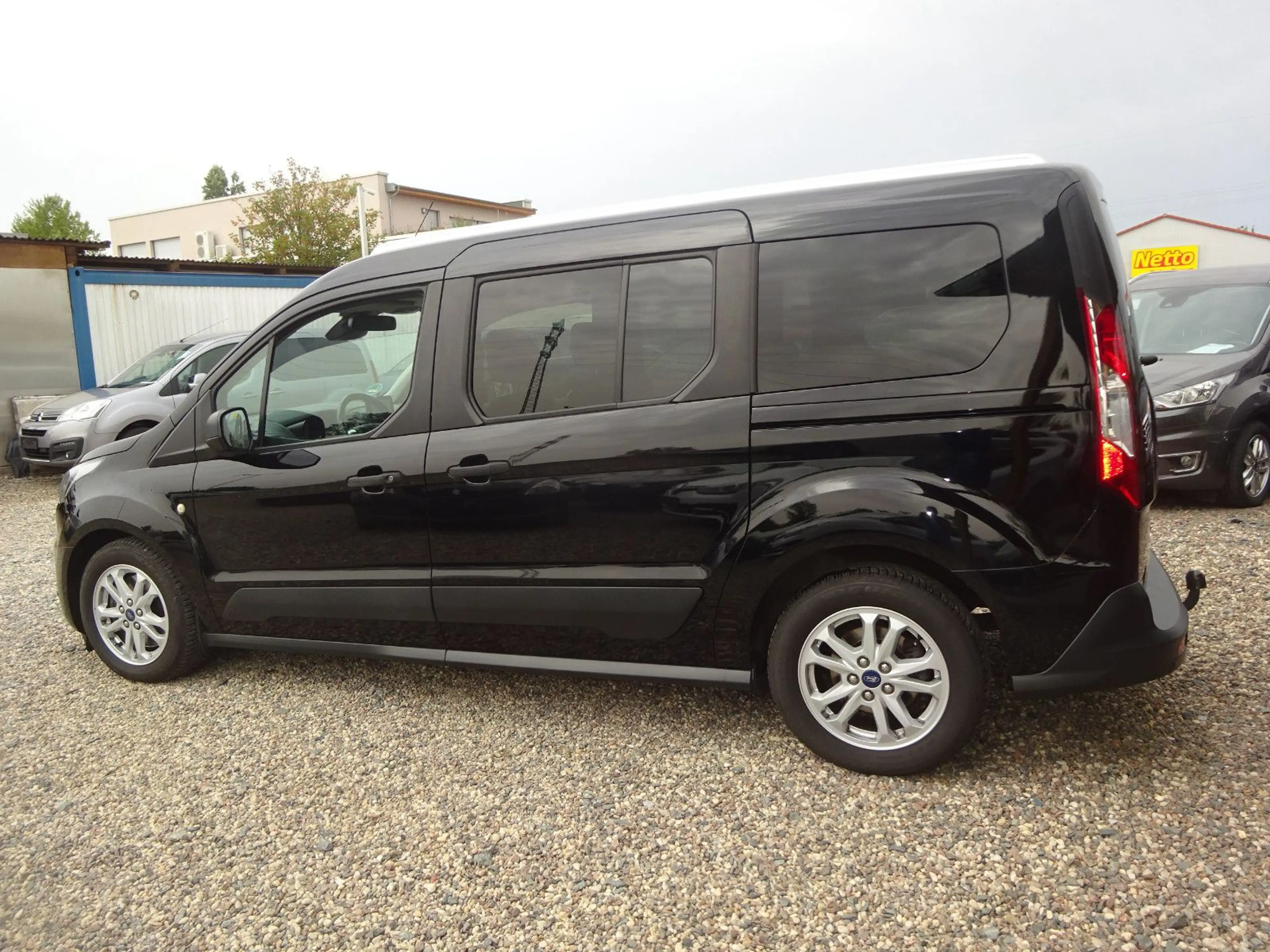 Ford Grand Tourneo Connect 1.5 EcoBlue 74kW Auto Tren — photo 6