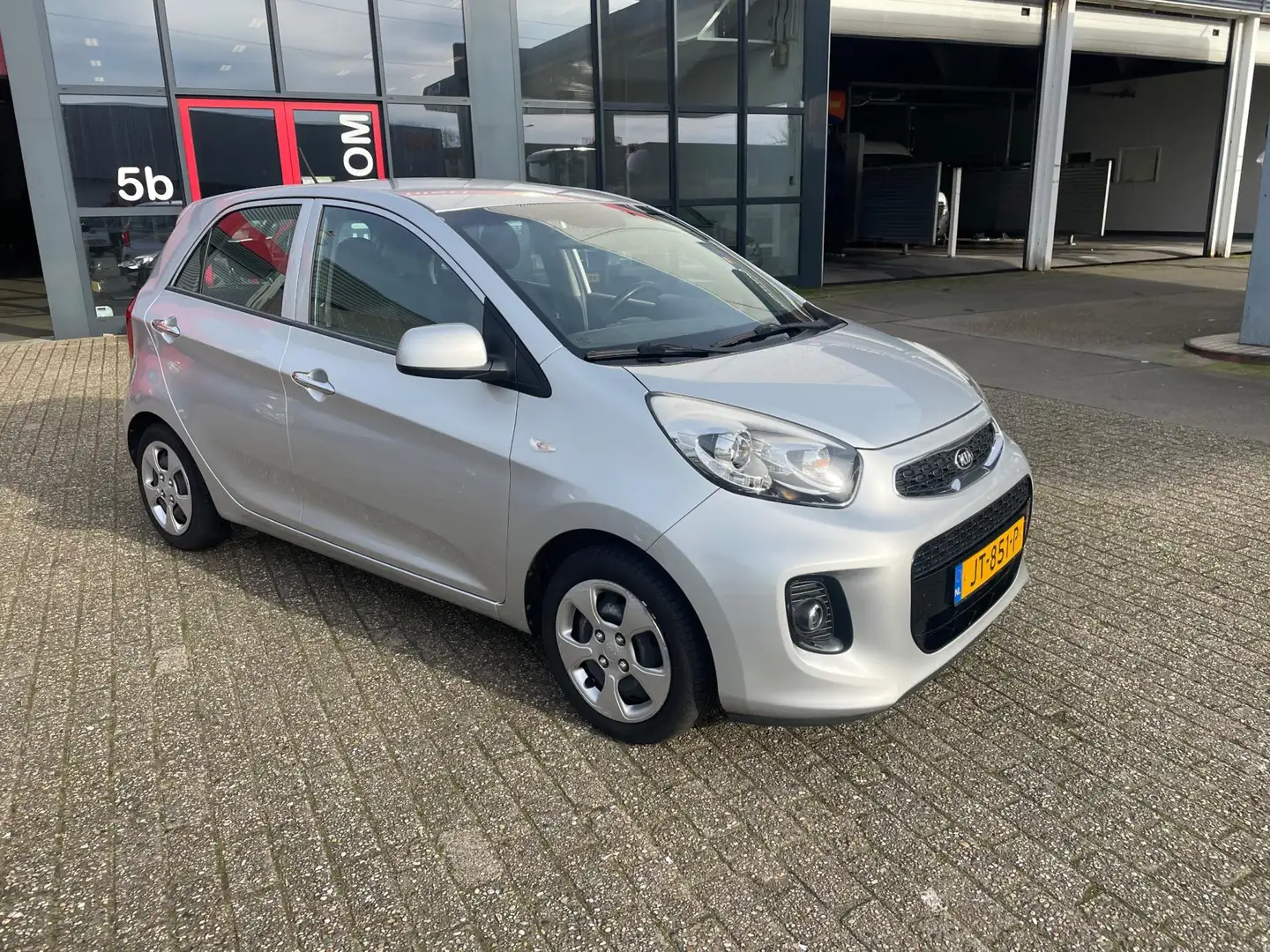 Kia Picanto 1.0 CVVT DynamicLine luxe uitvoering Grijs - 2