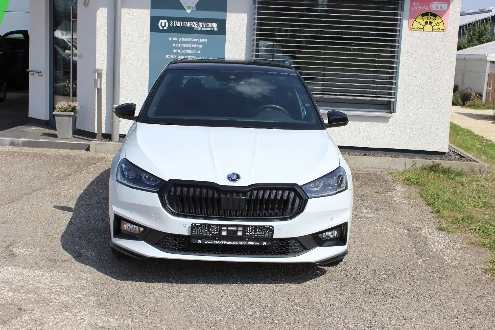 Skoda Fabia 1,5TSI Monte Carlo 150PS+NAV+FLA+Pano+5J.G Blanc - 2