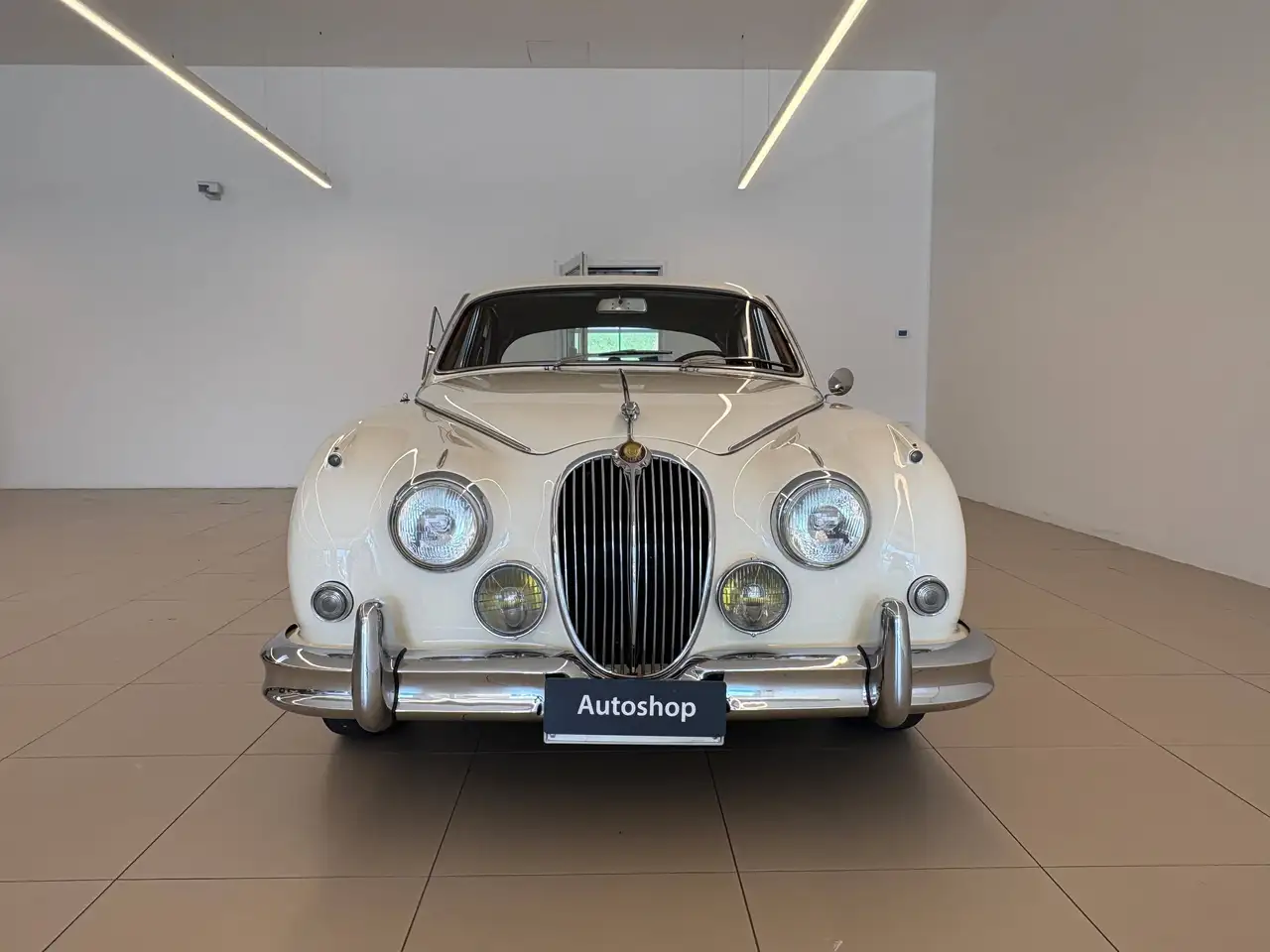 Jaguar MK II, foto 2