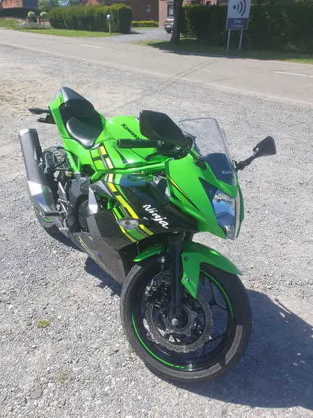 Kawasaki Ninja 125 - foto 2