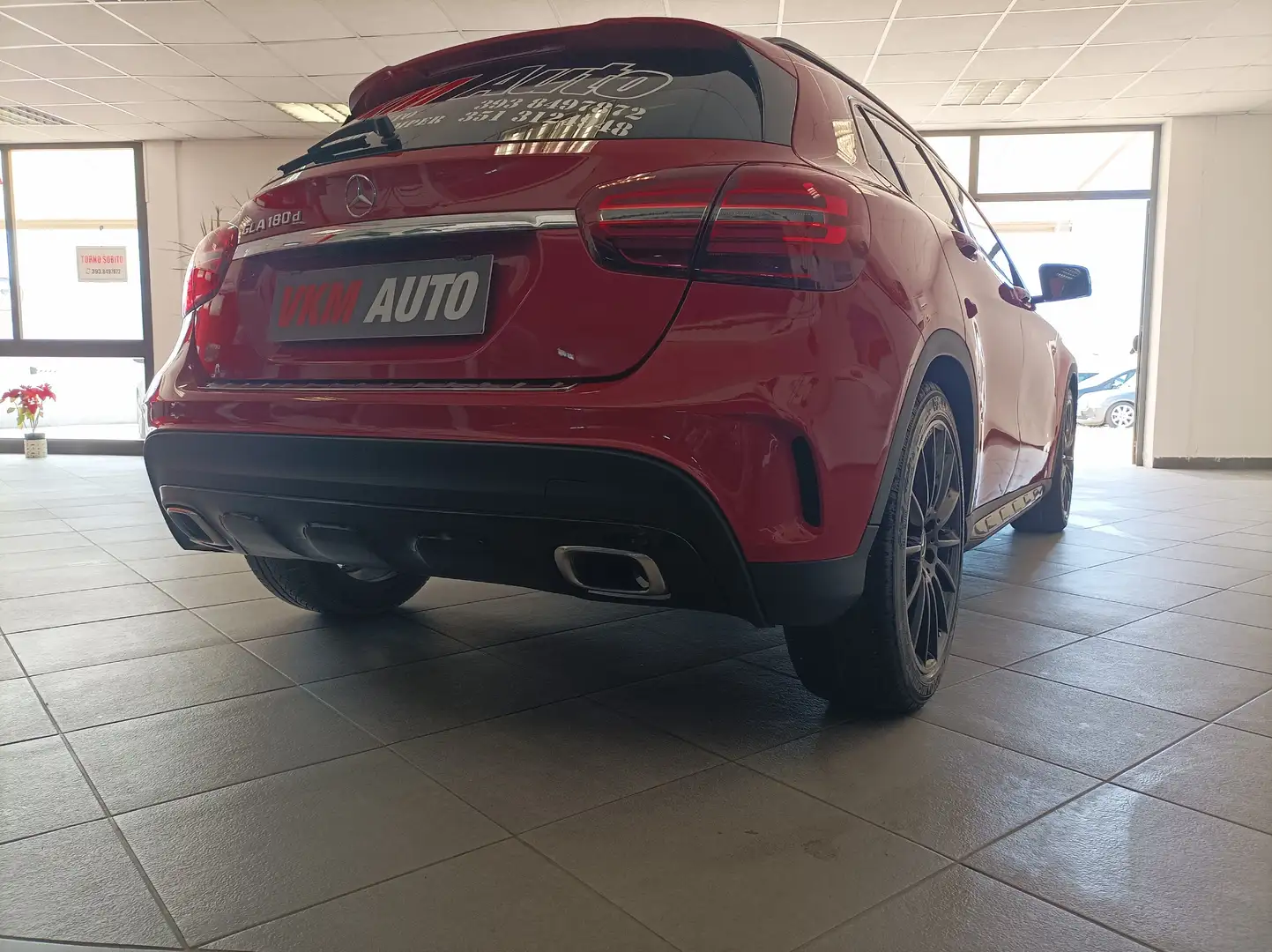 Mercedes-Benz GLA 180 GLA-X156 2017 d Premium auto Rosso - 2