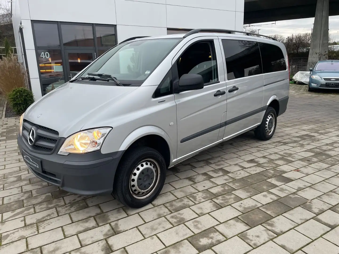 Mercedes-Benz Vito 4x4 116 CDI lang 67tkm 1.Hd 9-Sitze Silver - 1