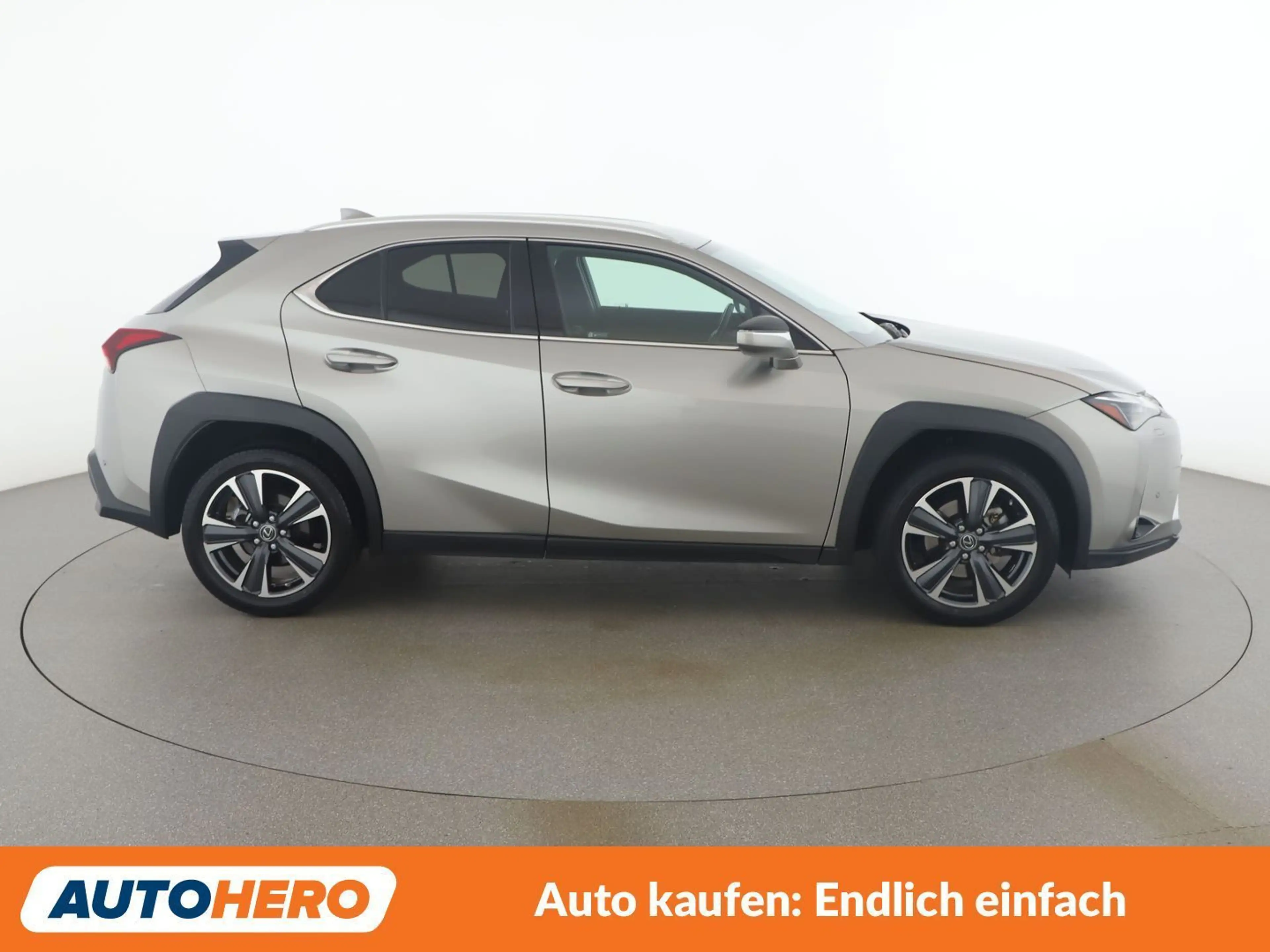 Lexus UX 250h UX 250h Style Edition — photo 7