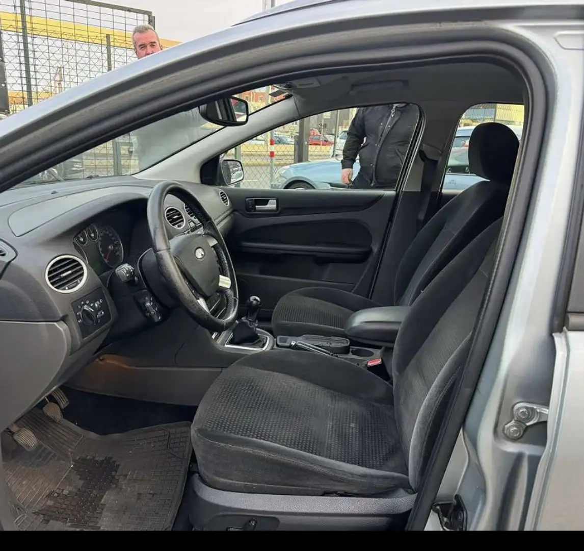 Ford Focus Focus Traveller Ambiente 1,6 TDCi Ambiente Silber - 2