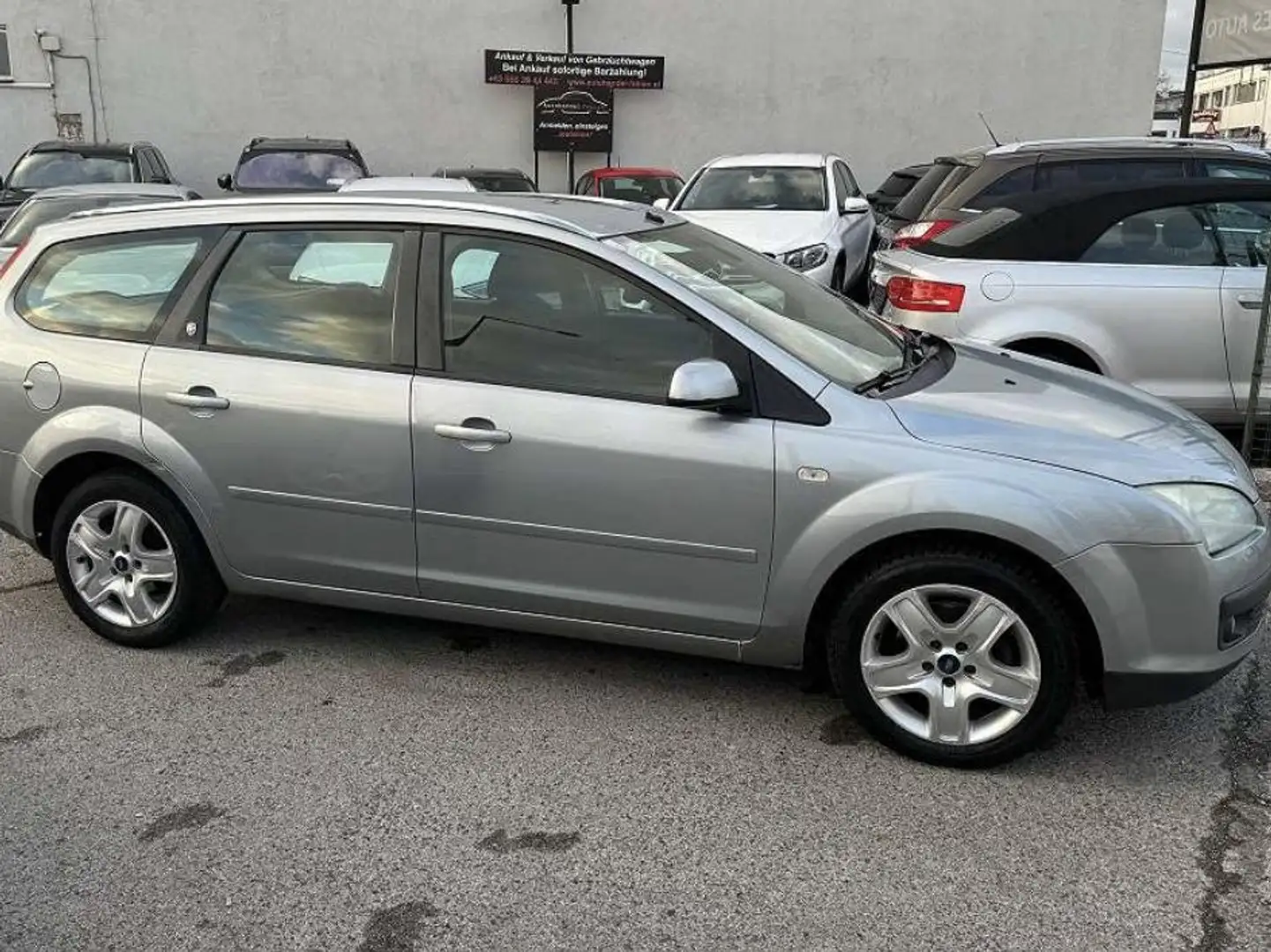 Ford Focus Focus Traveller Ambiente 1,6 TDCi Ambiente Silber - 1
