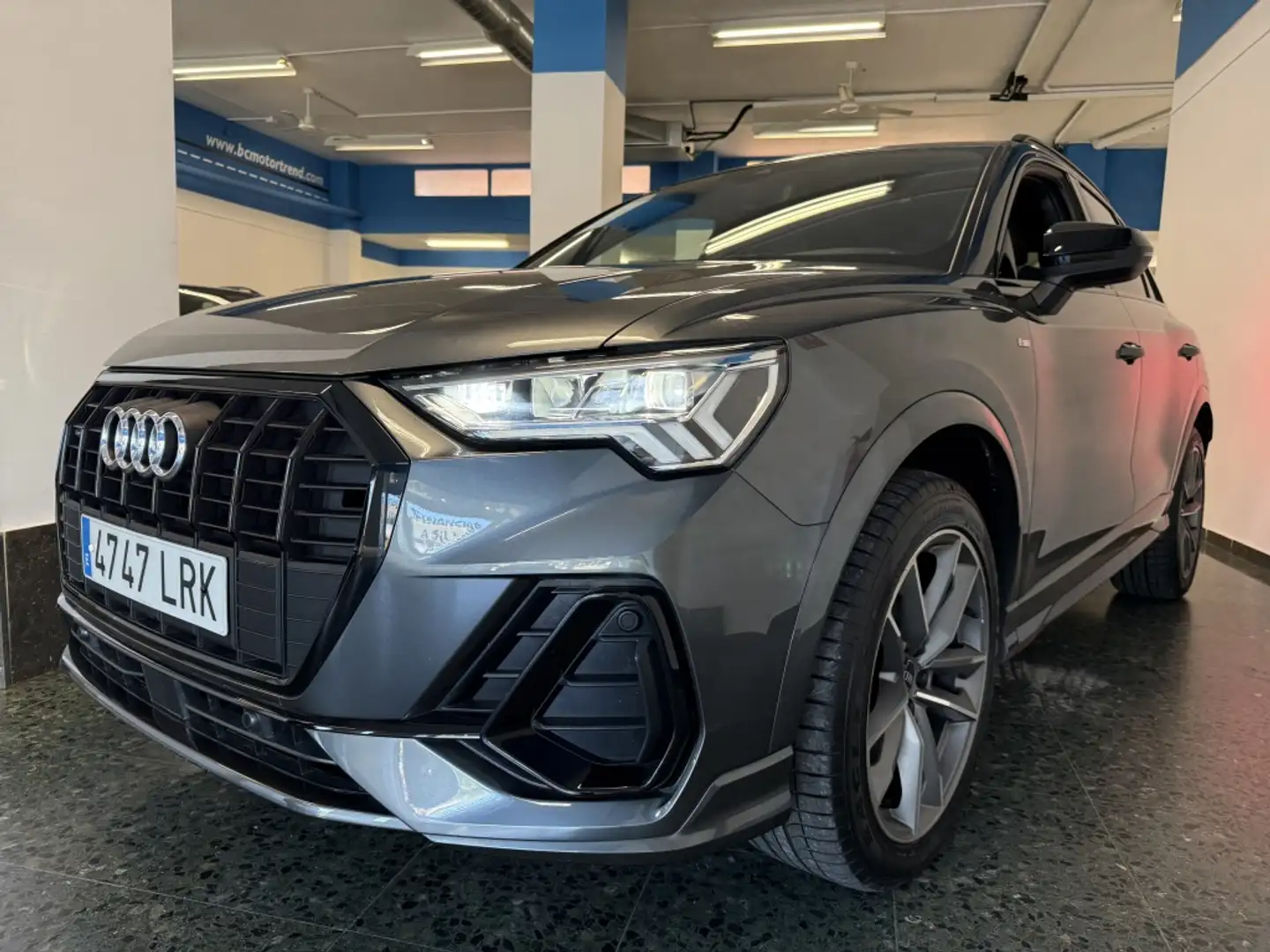 Audi Q3 40 TFSI Black line quattro S tronic Grijs - 1