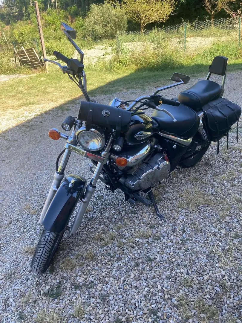 Suzuki Intruder C LC 250cc Classic Negro - 2
