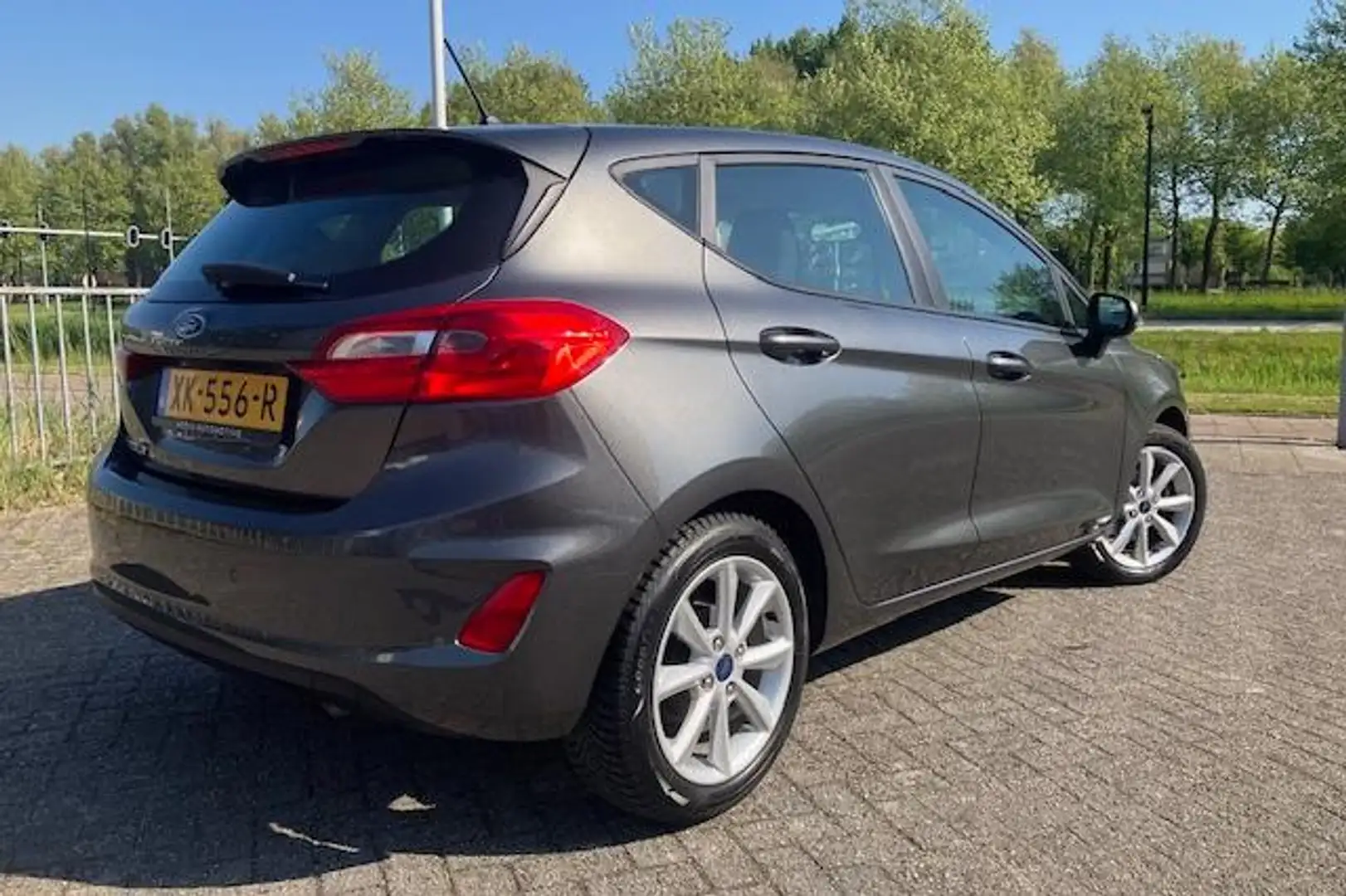 Ford Fiesta 1.1 85PK Trend 5drs. Grijs - 2