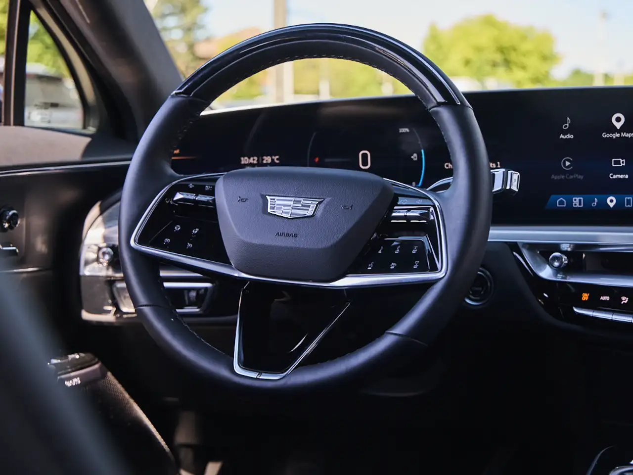 Cadillac Lyriq снимка Cadillac Lyriq