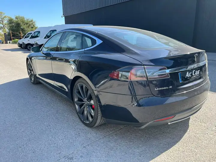 Tesla Model S 2014, foto 11