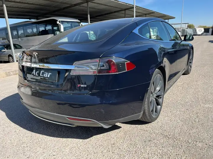 Tesla Model S 2014, foto 8
