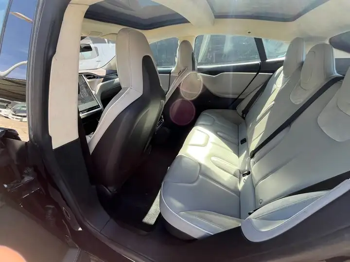 Tesla Model S 2014, foto 16