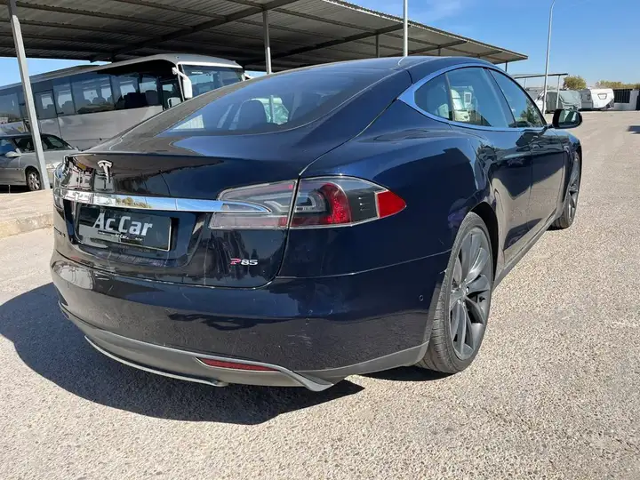 Tesla Model S 2014, foto 6