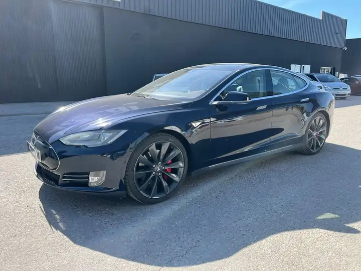 Tesla Model S 2014, foto 3