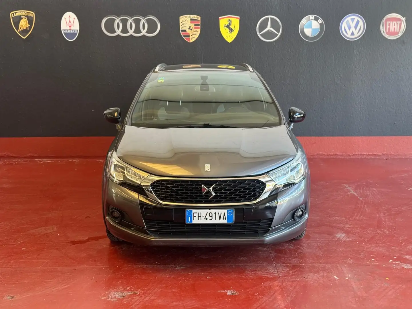 DS Automobiles DS 4 Crossback DS 4 Crossback BlueHDi 180 S&S EAT6 So Chic Grau - 1