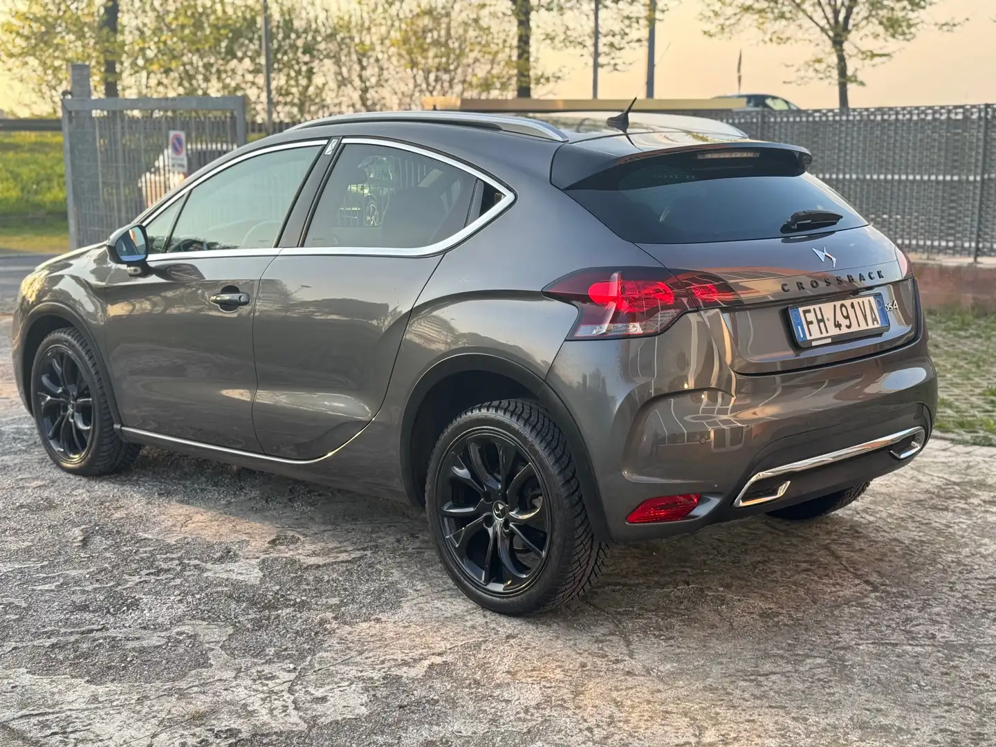 DS Automobiles DS 4 DS4 1.6 bluehdi Sport Chic s&s 120cv eat6 Šedá - 1