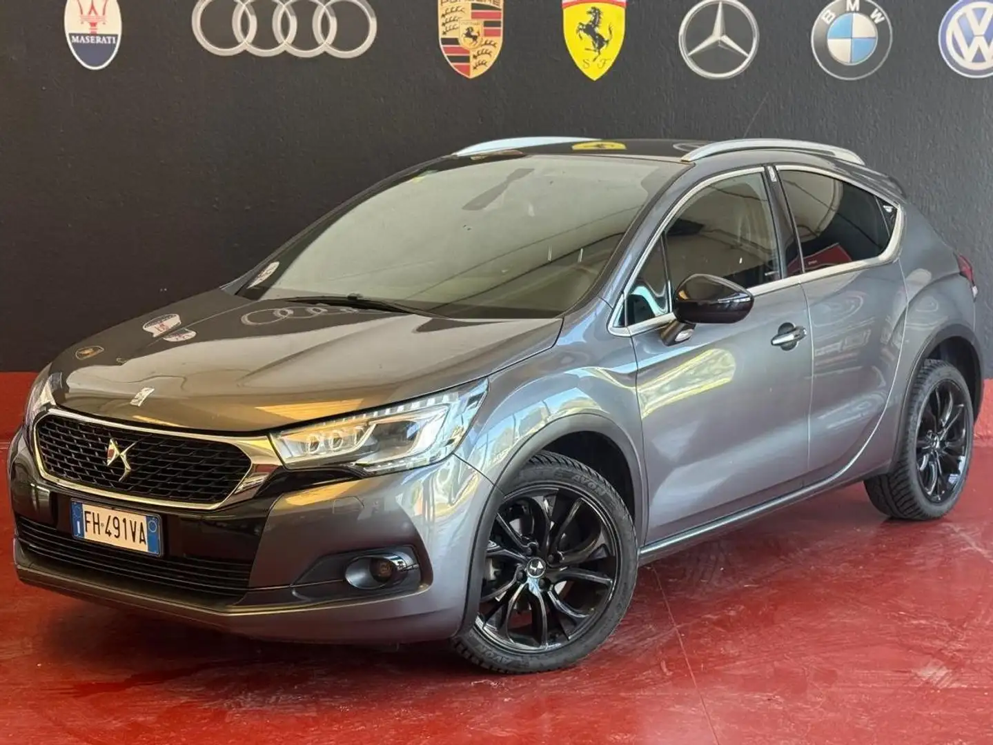 DS Automobiles DS 4 Crossback DS 4 Crossback BlueHDi 180 S&S EAT6 So Chic Grau - 2
