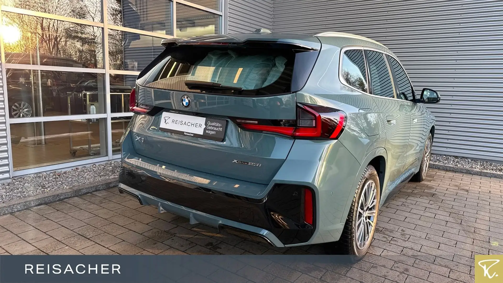 BMW X1 xDrive23i M-Sport Navi HUD 360° ACC AHK adLED Grün - 2