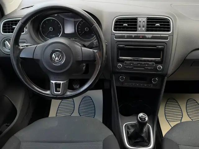 Volkswagen Polo view 8