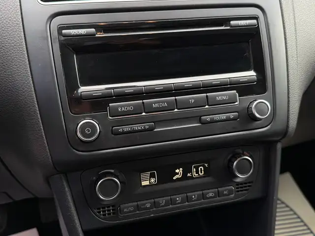 Volkswagen Polo view 9