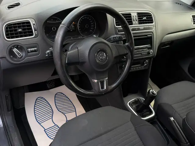 Volkswagen Polo view 5