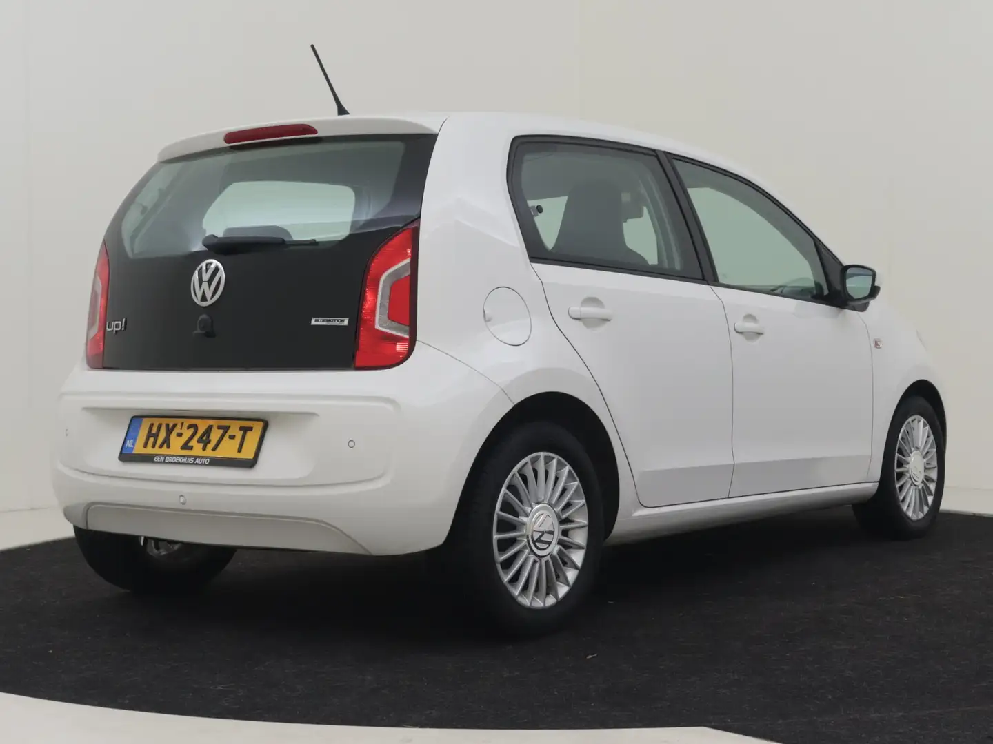Volkswagen up! 1.0 high BlueMotion 60pk | Navigatie | Parkeersens Wit - 2