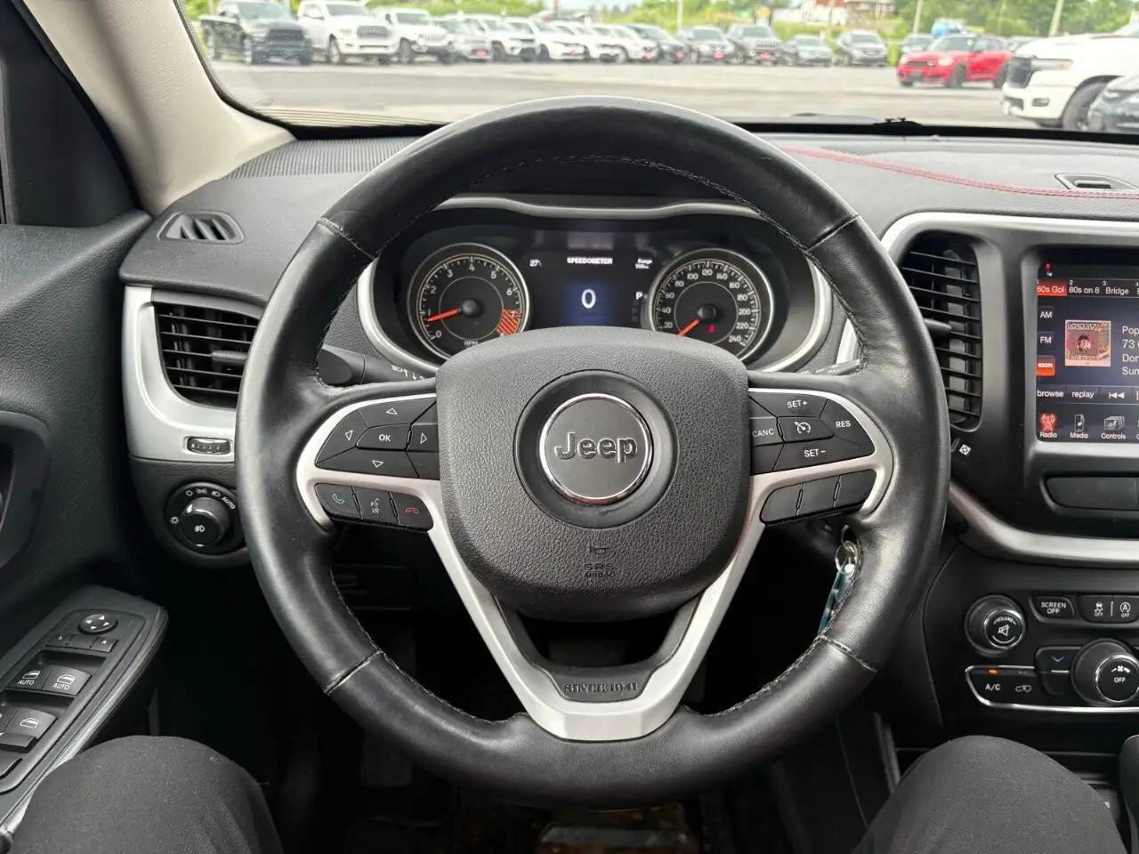 Jeep Cherokee photo Jeep Cherokee