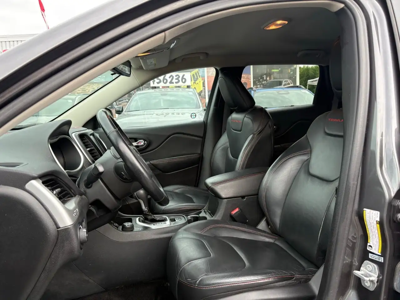 Jeep Cherokee photo Jeep Cherokee