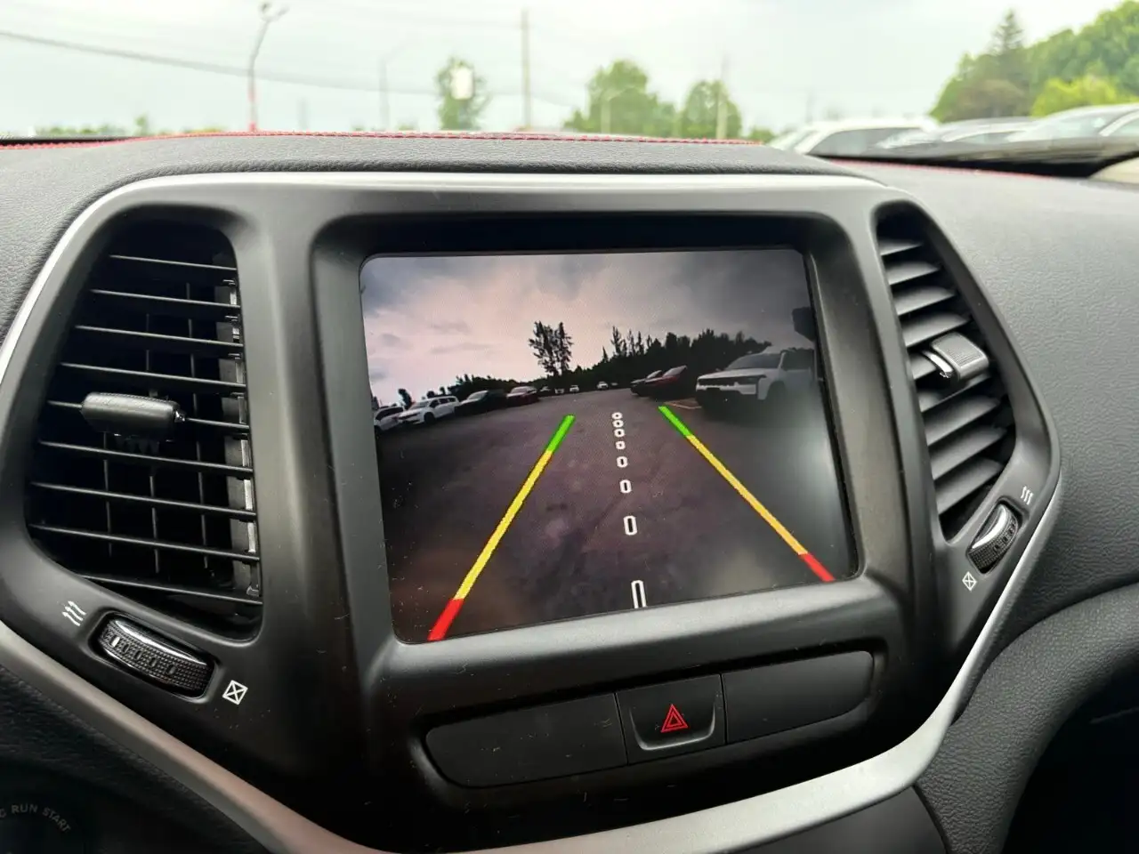 Jeep Cherokee photo Jeep Cherokee