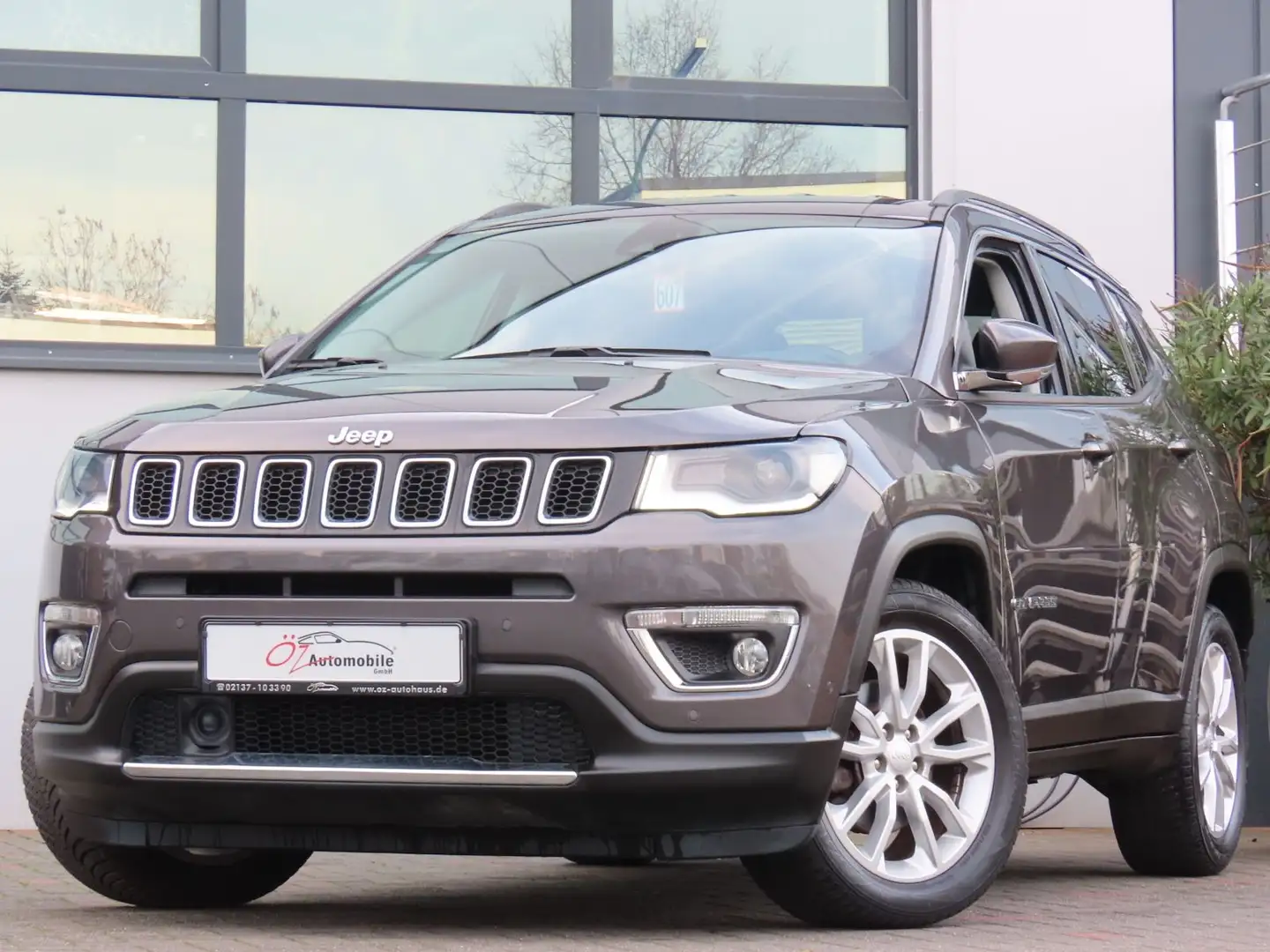 Jeep Compass 1.3 T-GDI I4 Autom. Leder PDC Kamera Grau - 2