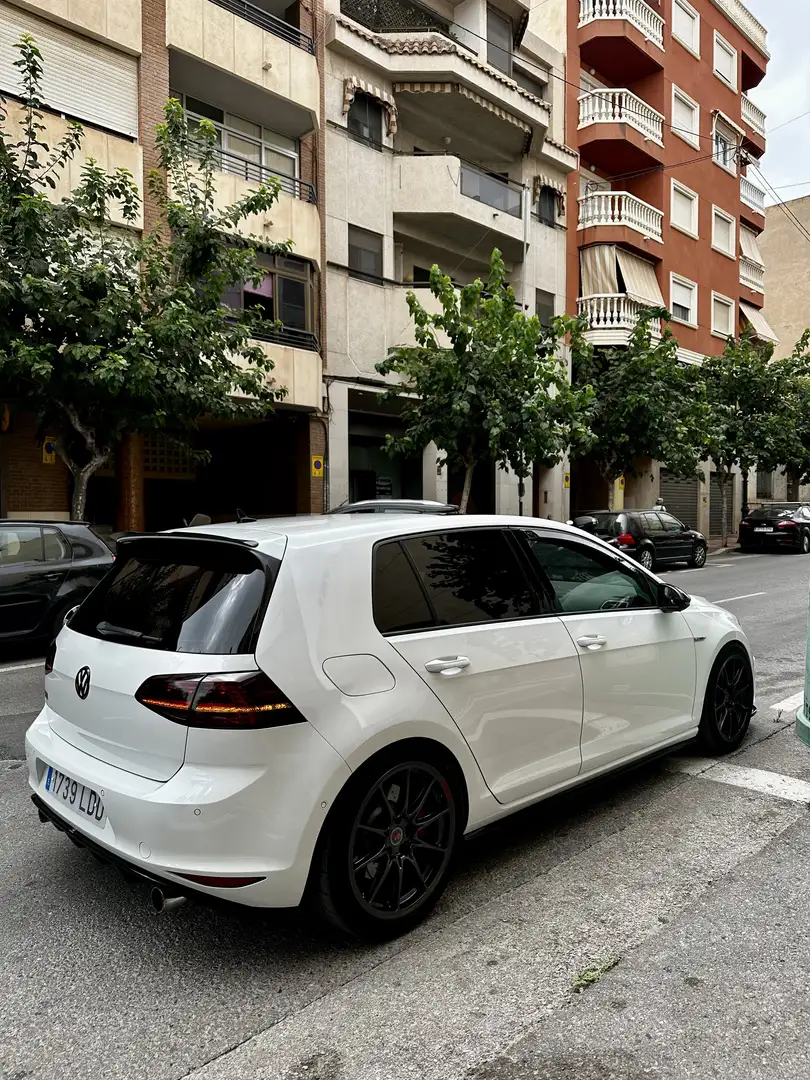 Volkswagen Golf GTI 2.0 TSI Performance DSG 230 - 1