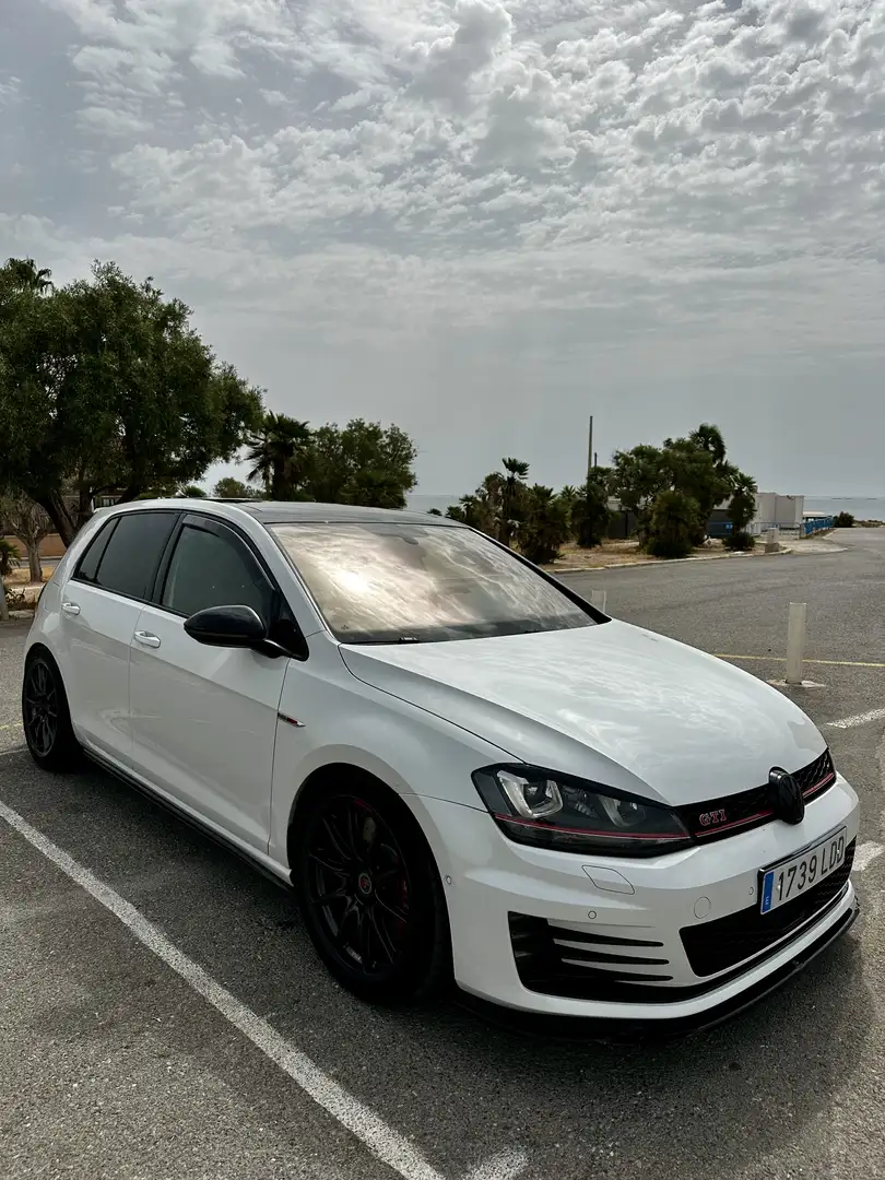 Volkswagen Golf GTI 2.0 TSI Performance DSG 230 - 2