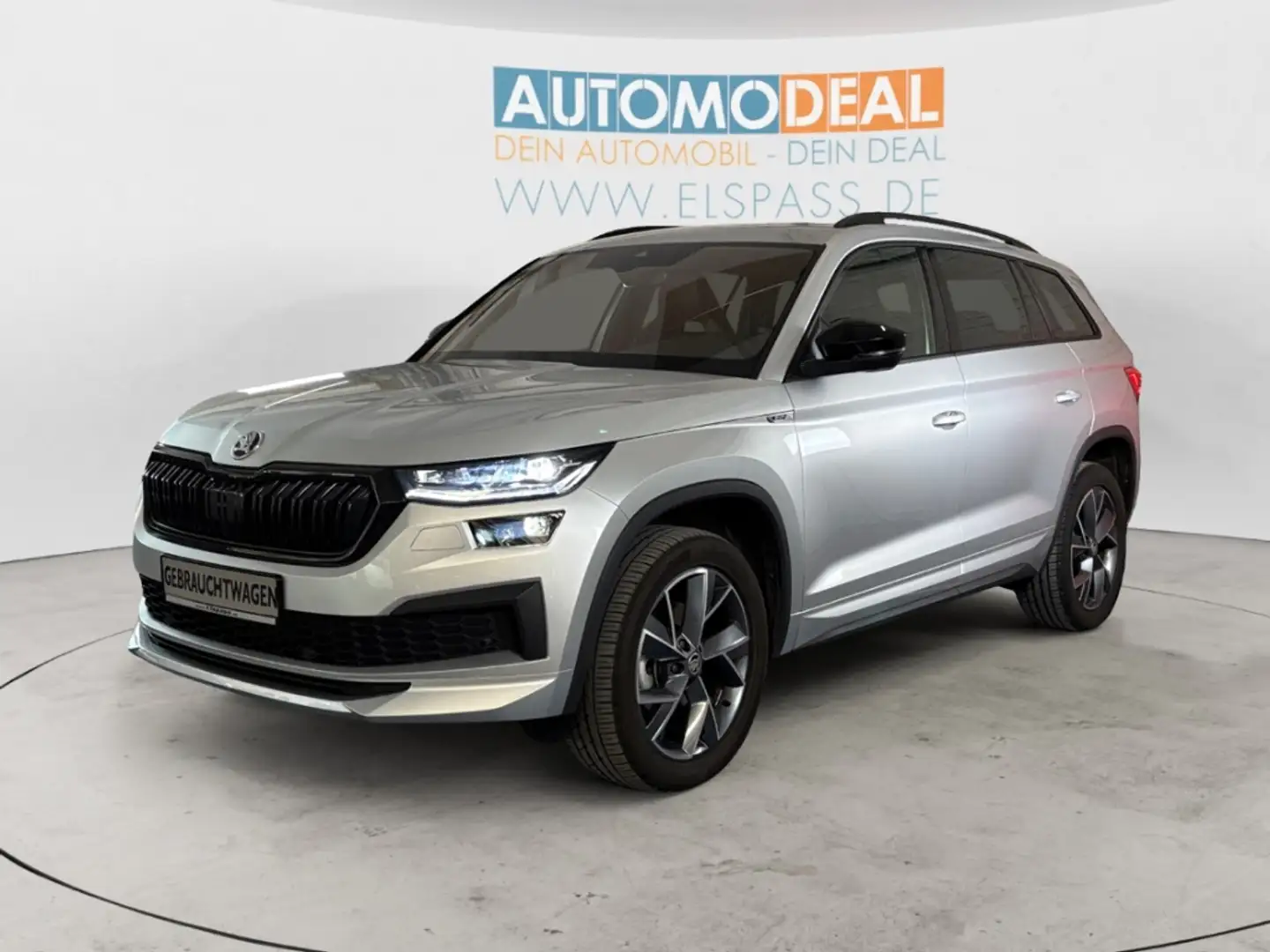 Skoda Kodiaq Sportline AUTOMATIK NAV LED AHK DIG-DISPLAY KAMERA Silber - 2