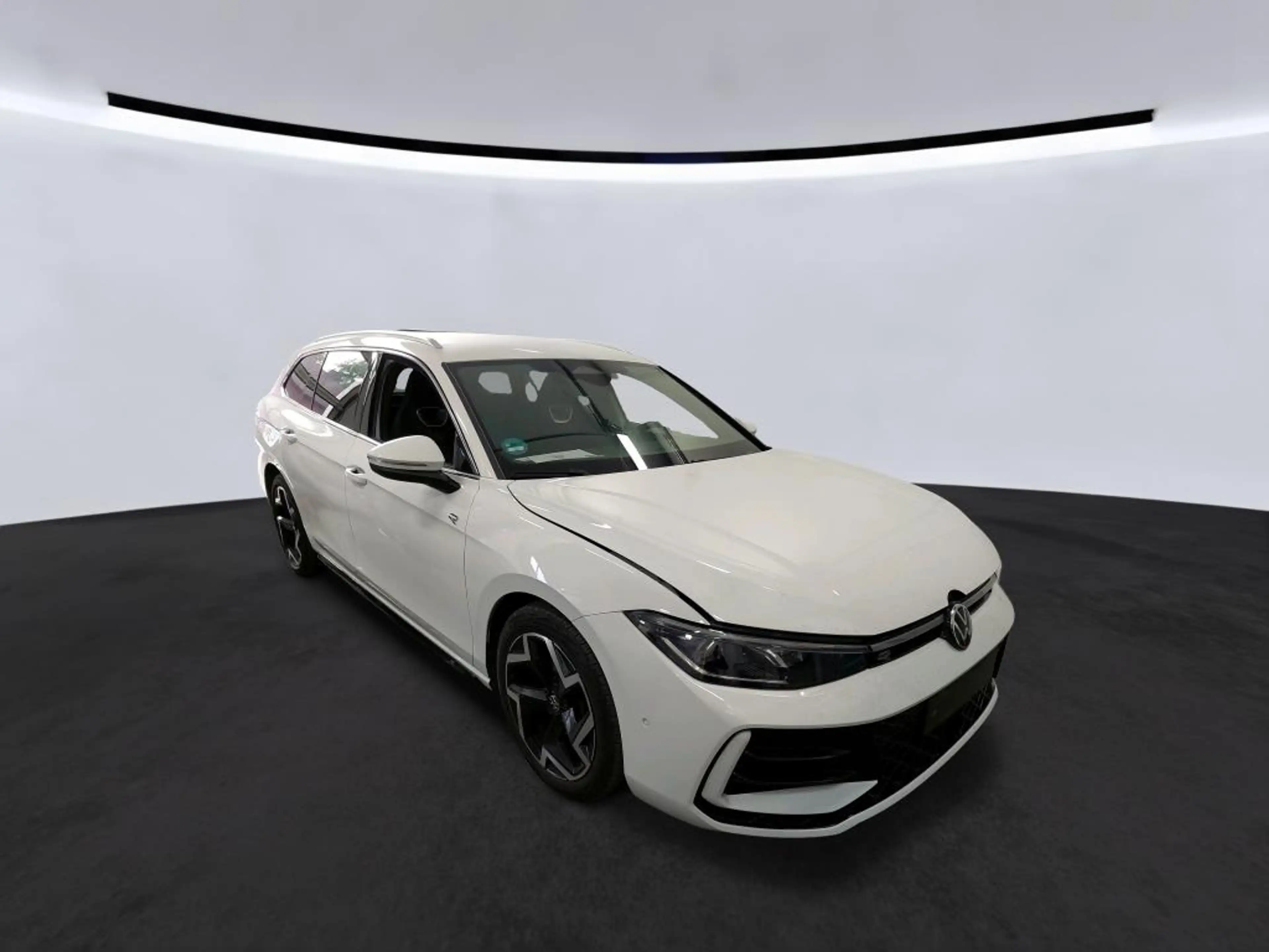 Volkswagen Passat Variant 2.0 TDI Variant DSG/AHK/Standhzg/Navi Pro/DCC Pro/2x R-Line — photo 2