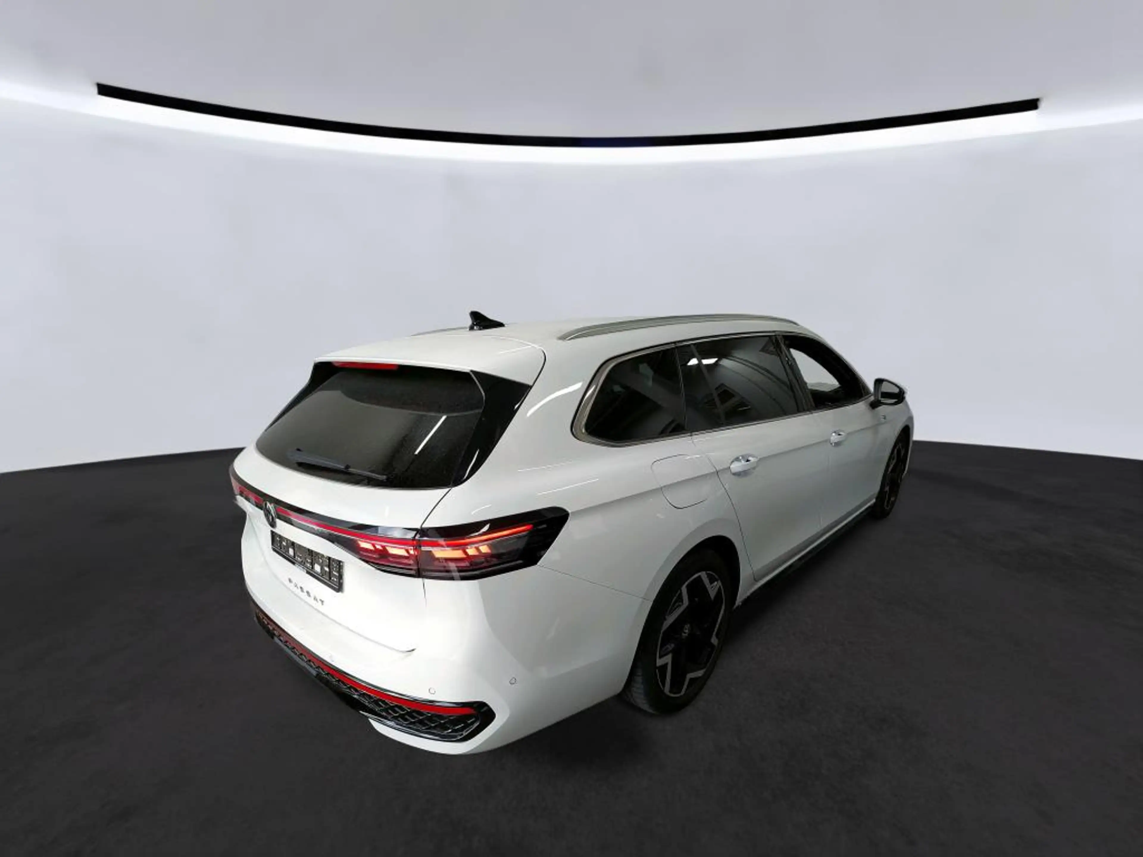 Volkswagen Passat Variant 2.0 TDI Variant DSG/AHK/Standhzg/Navi Pro/DCC Pro/2x R-Line — photo 4