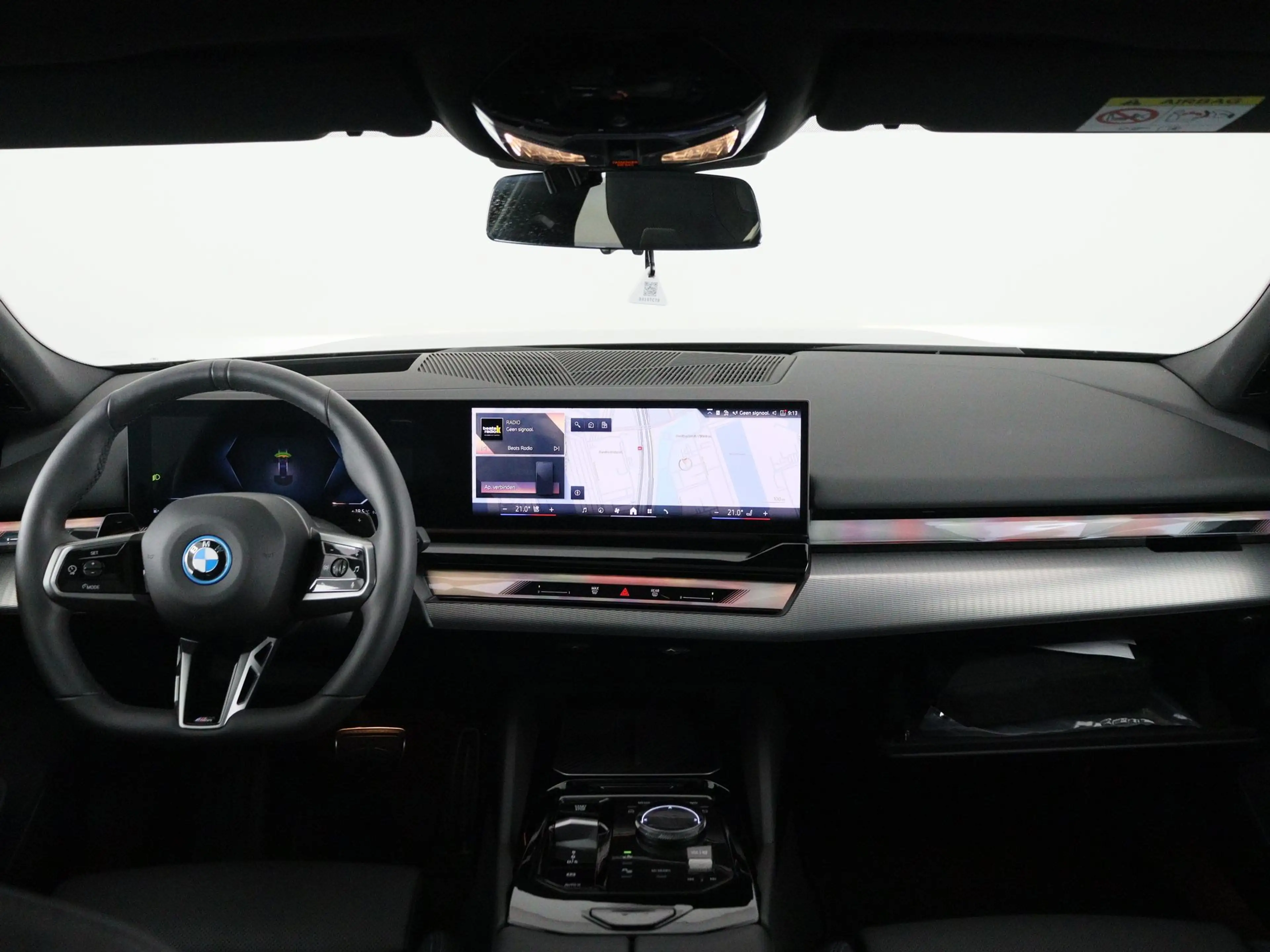 BMW 550 5 Serie Touring 550e xDrive — photo 15