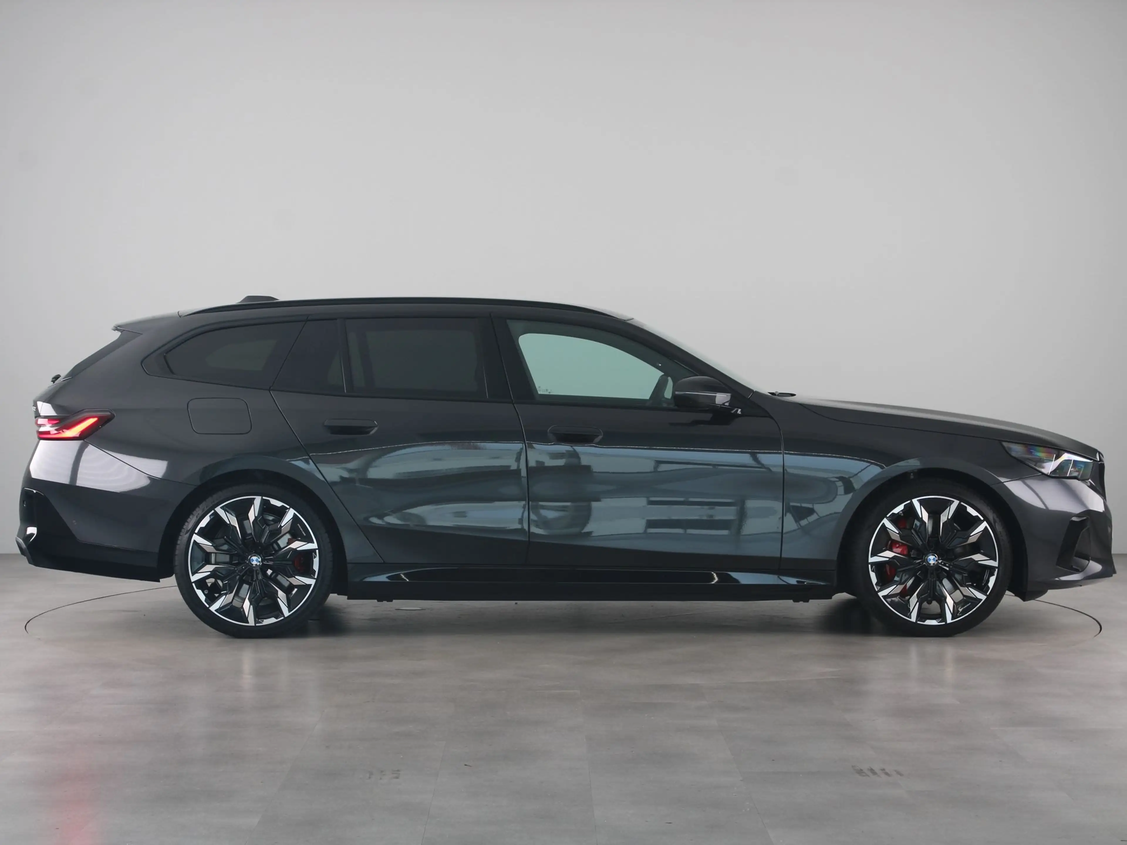 BMW 550 5 Serie Touring 550e xDrive — photo 10