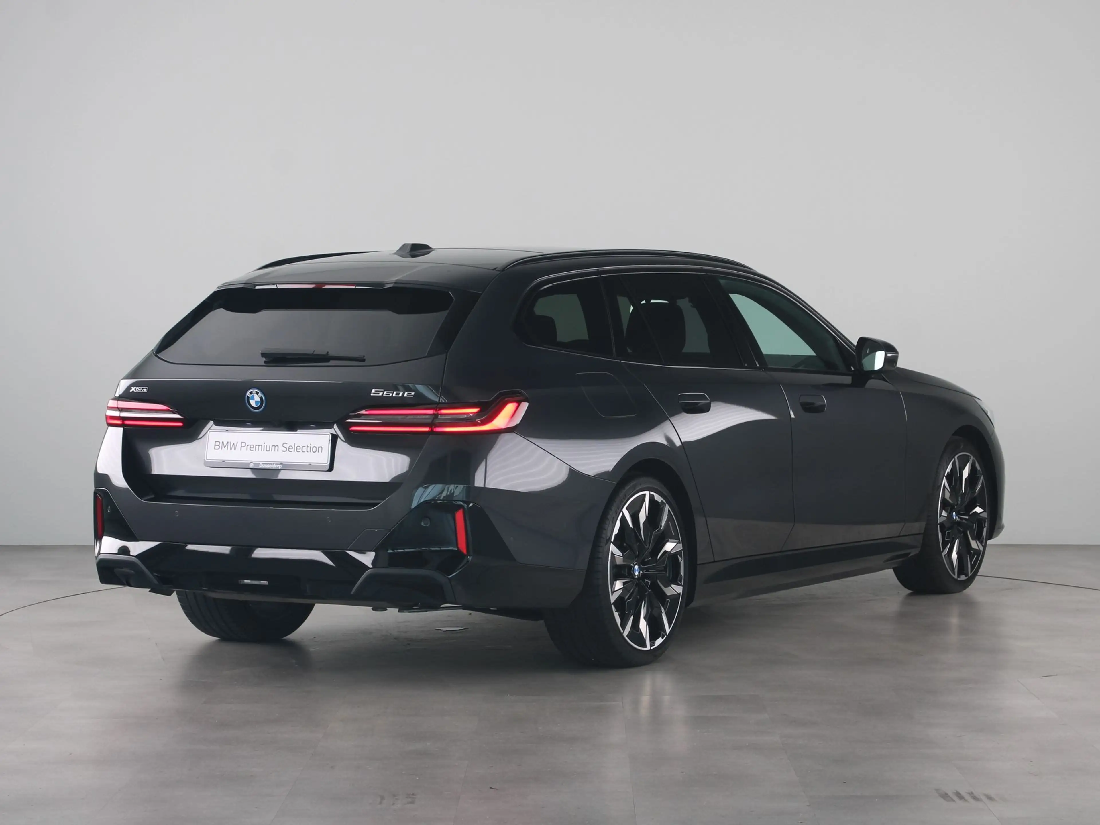 BMW 550 5 Serie Touring 550e xDrive — photo 11