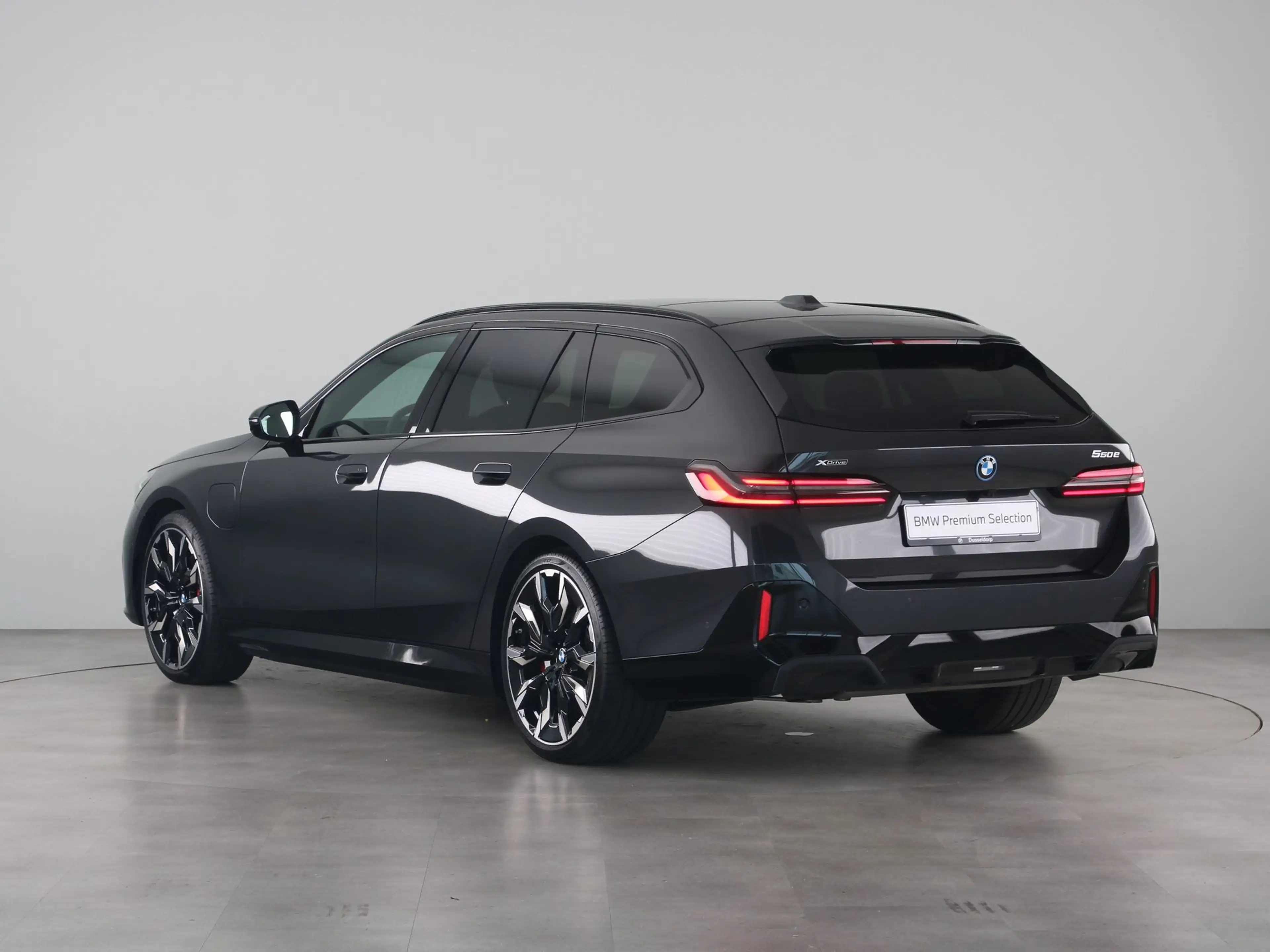 BMW 550 5 Serie Touring 550e xDrive — photo 13