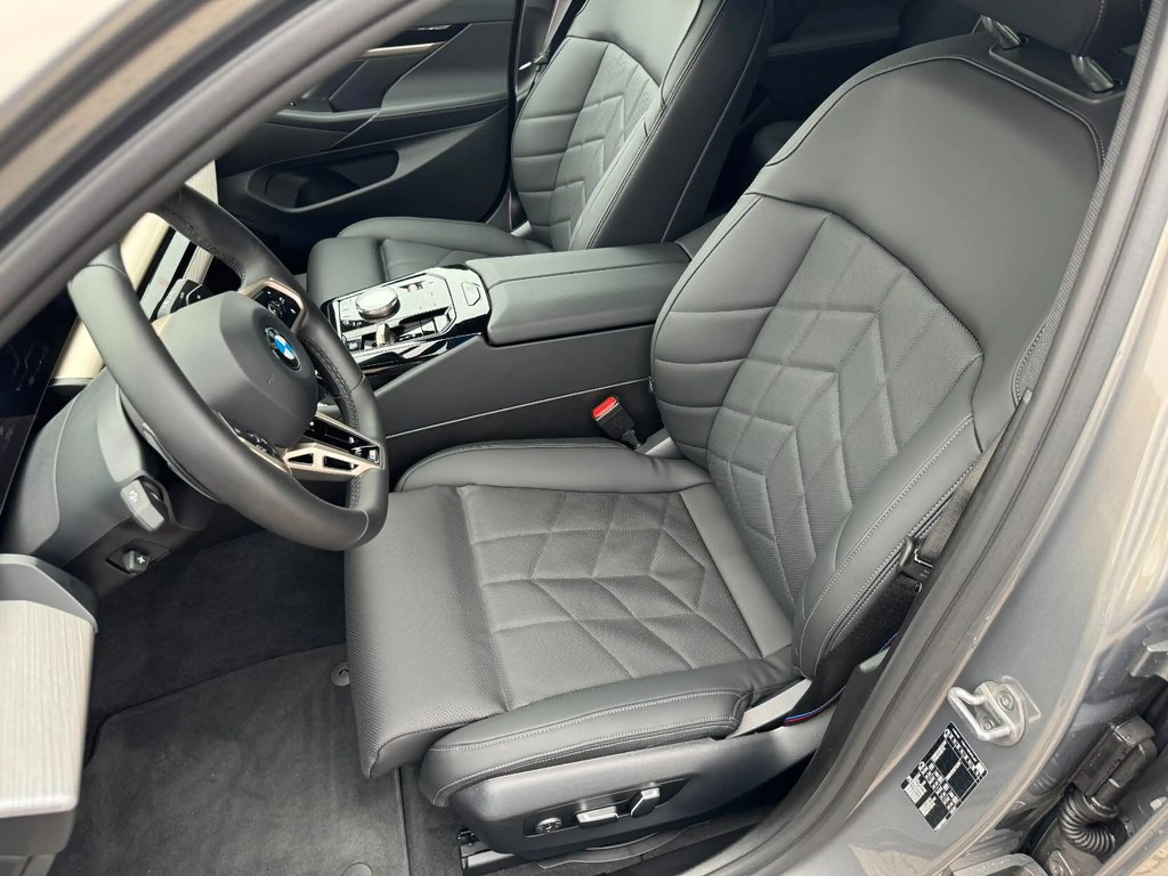 BMW 520 i 520i M Sport Pro — photo 4