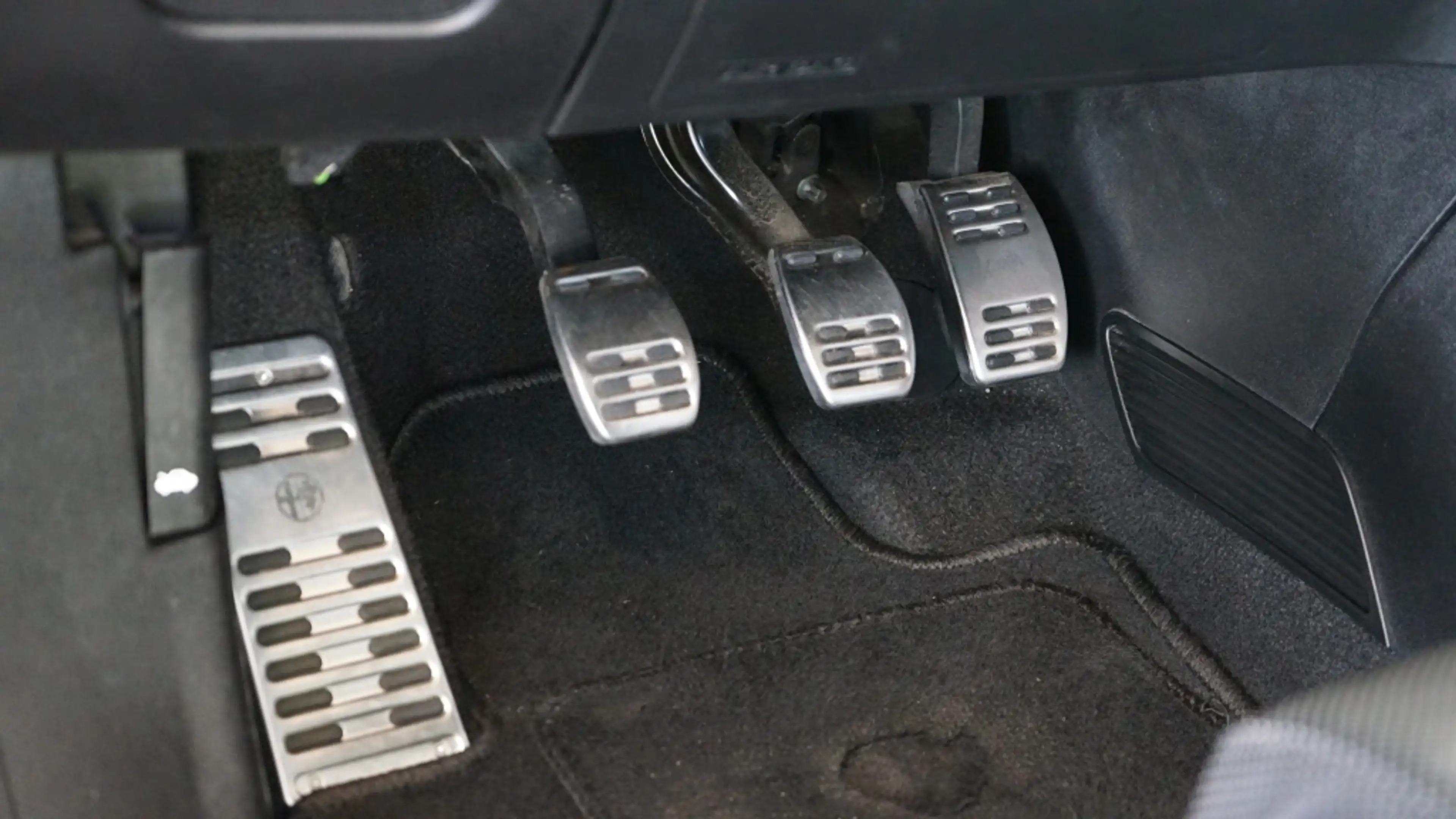Alfa Romeo MiTo 0.9 T. Air Esclusivo — photo 12