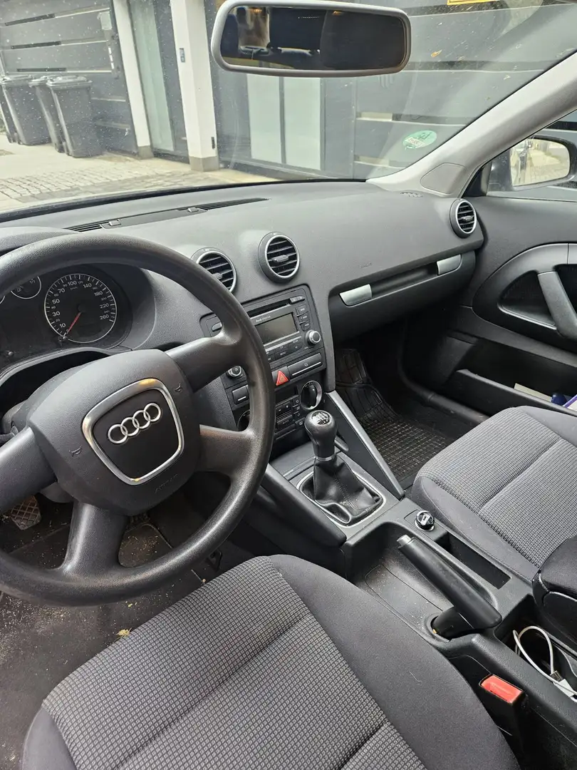 Audi A3 A3 Sportback 1.6 Sportback Ambition Grau - 1