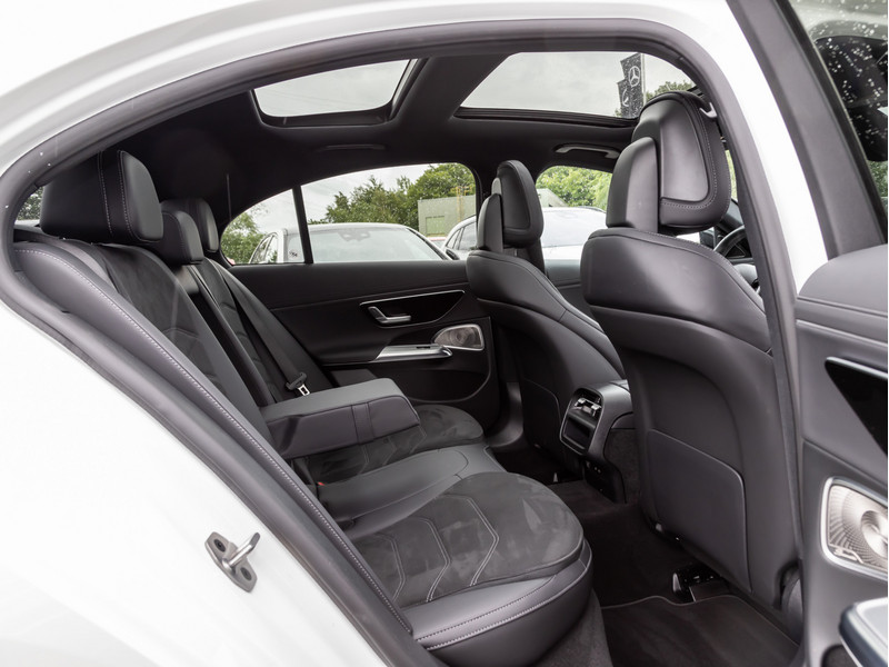 Mercedes-Benz E 220 d Limousine AMG-Sport+Burm+Pano+Digital — photo 9