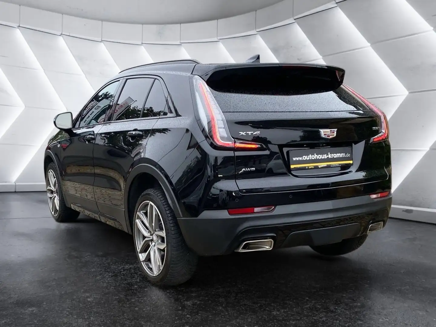 Cadillac XT4 2.0 Sport AWD 360 Grad Kamera+ Navi Schwarz - 2
