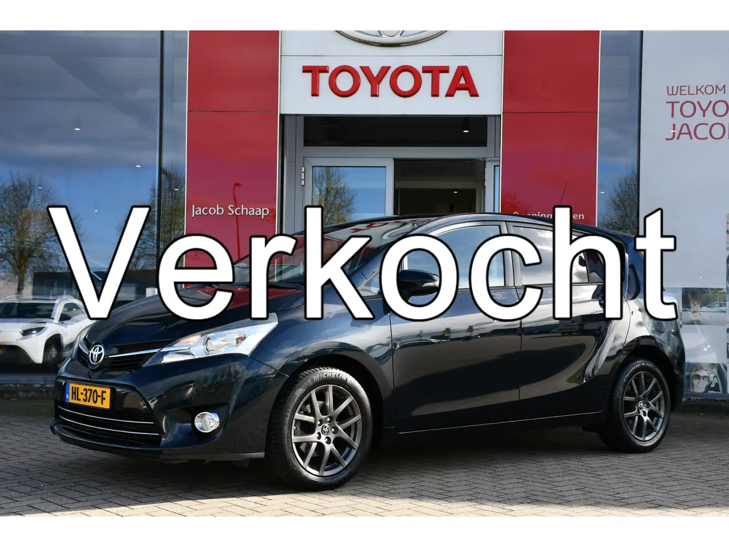 Toyota Verso 1.8 VVT-i Business Automaat 147pk | Cruise-control Grijs - 1