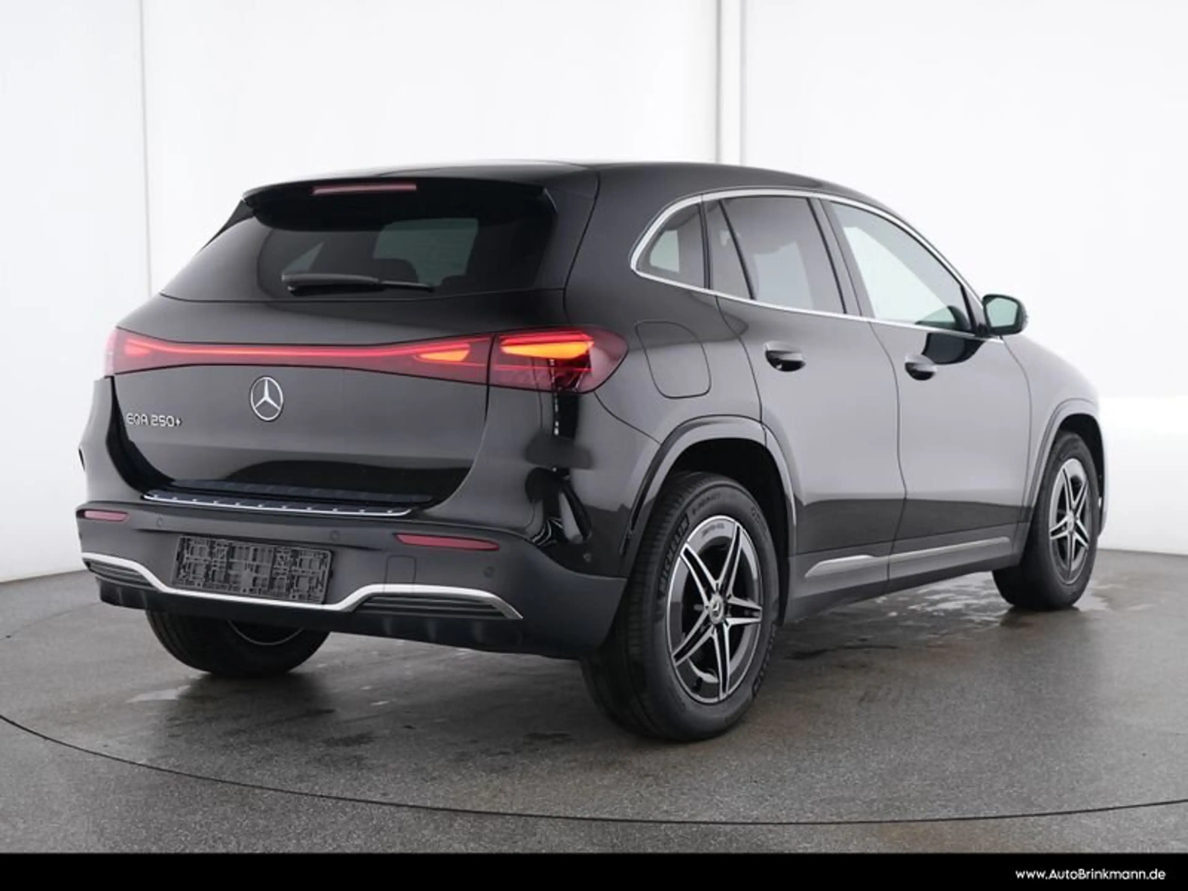 Mercedes-Benz EQA 250 EQA 250+ AMG-LINE/KAMERA/NAVI/MBUX AMG Line LED — photo 2